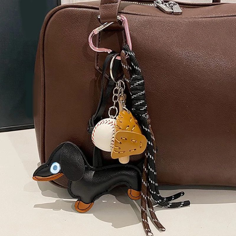 1PC Mens And Womens Pendants Vintage Brown Autumn And Winter Leather Sausage Dog For Mobile Phone Bags Keychain