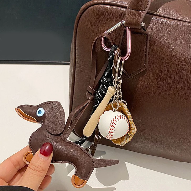 1PC Mens And Womens Pendants Vintage Brown Autumn And Winter Leather Sausage Dog For Mobile Phone Bags Keychain