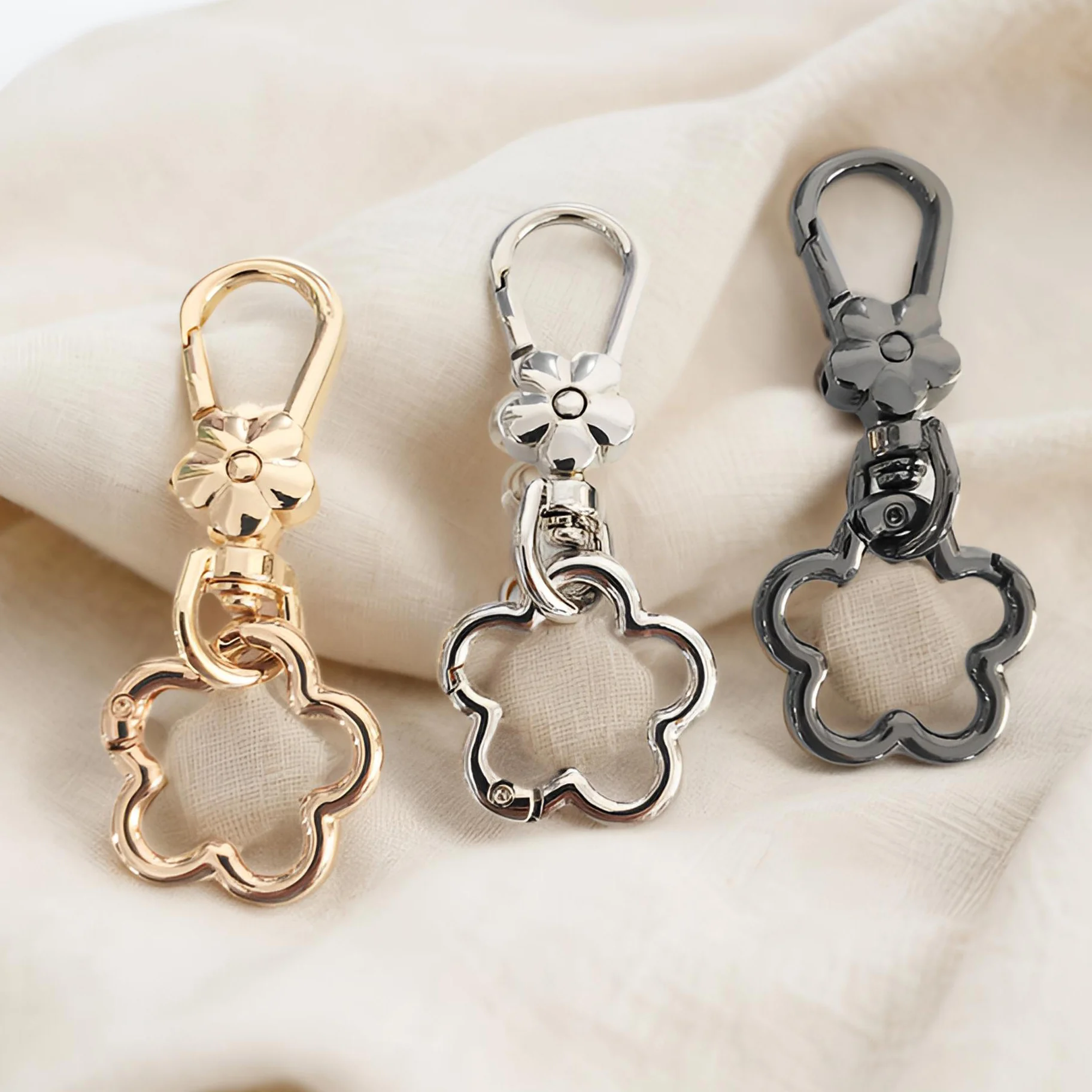 2 Pcs Flower Keychain for Women with Lobster Clasp Flower Keychains Cute Bag Pendant Decoration