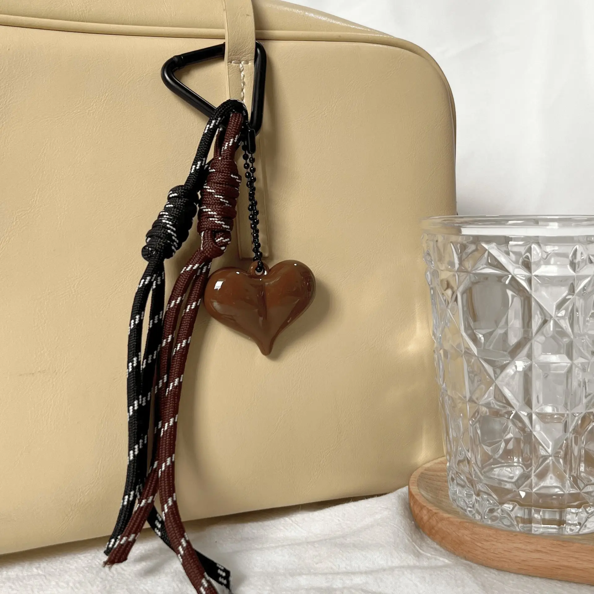 Fashionable Heart Leather Rope Keychain Heart-shaped Y2K Bag Pendant Ornaments Mobile Phone Lanyard Gifts Bag Accessories 