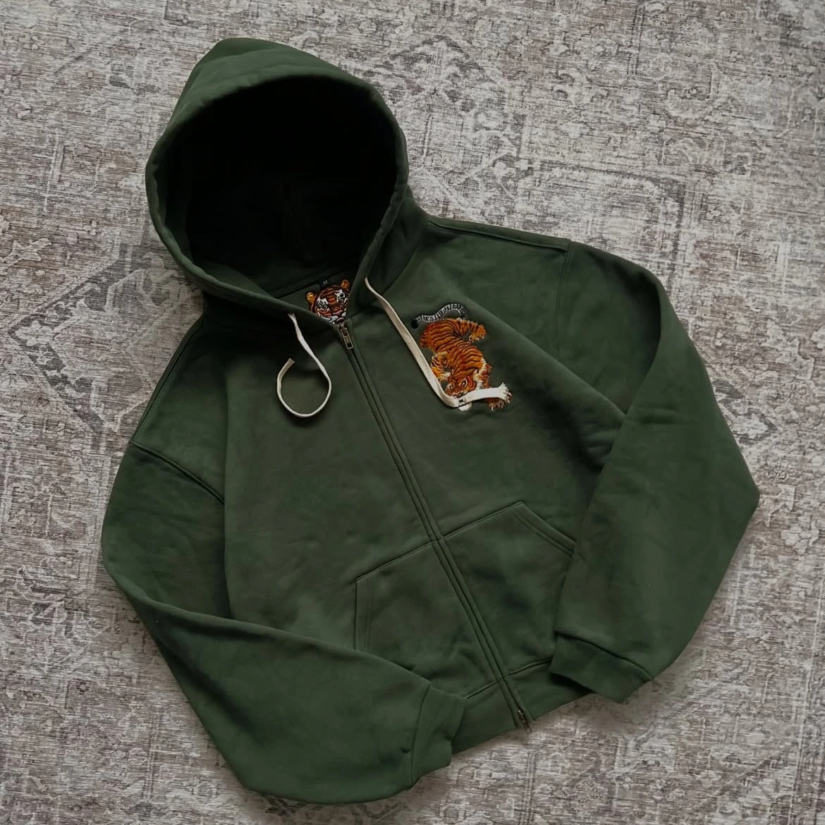 Y2K Grey Wolf Embroidered Hoodie Fashion Hip Hop Unisex Double Zipper Sweatshirts Oversized Vintage Harajuku Dark Street Jacket