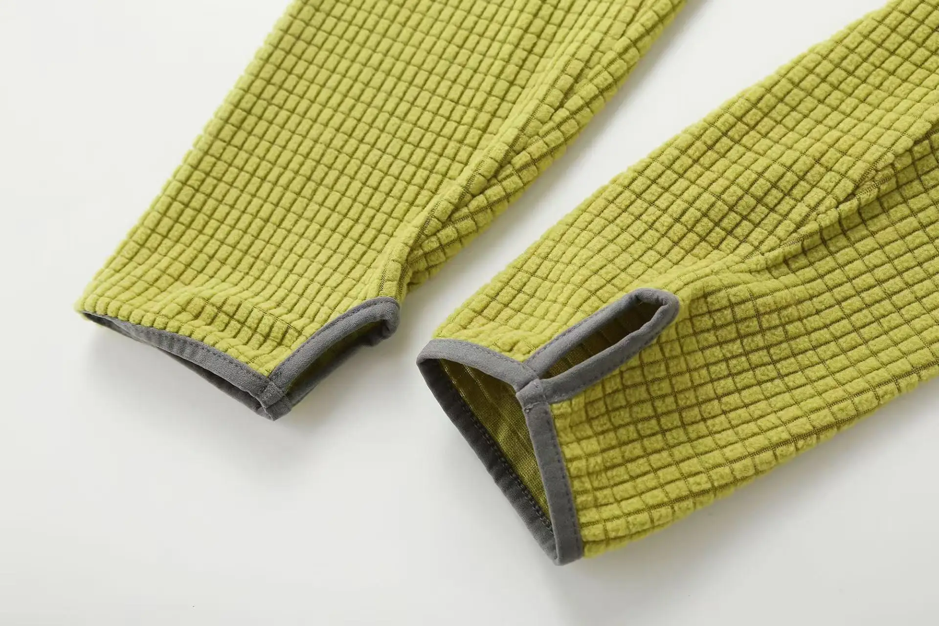 Unisex Waffle-Knit Fleece Hoodie – Warm & Breathable Outdoor Pullover for Autumn & Winter, Perfect for Couples & Active Wear