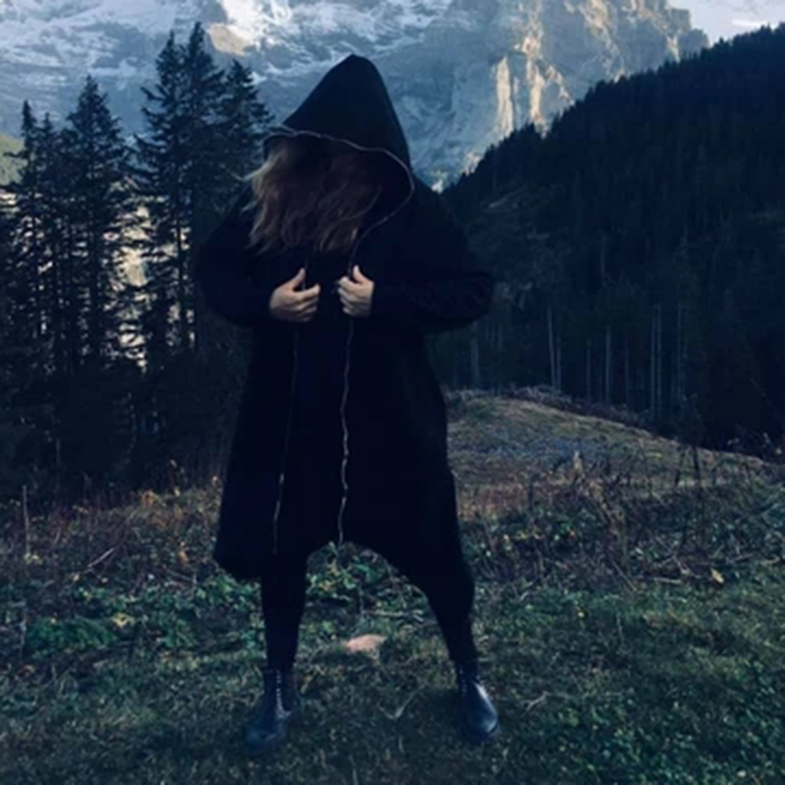 Hot Selling Unisex Long Sleeve Hooded Nazgul Long Coat Zipper Closure Fleece Lined Long Hoodie Women's Men's Hooded Coat
