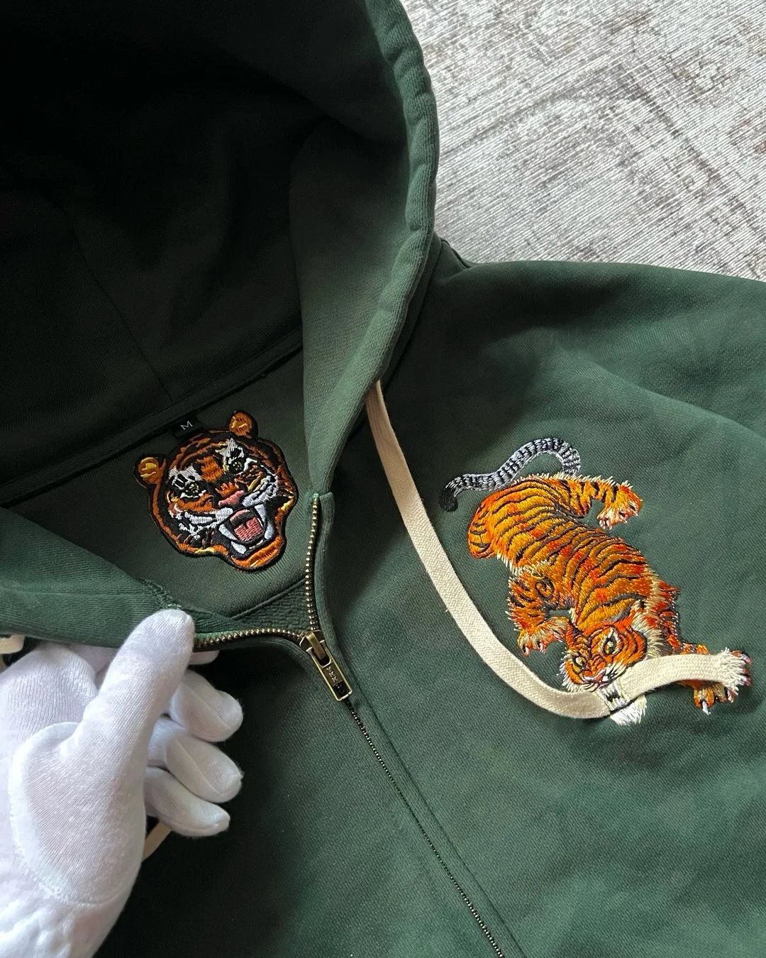 Y2k Tiger Embroidered Hoodie Retro Double Zipper Men Sweatshirt Harajuku Aesthetic Streetwear Unisex French Terry Casual Coat