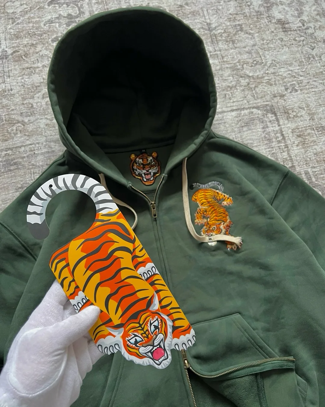 Y2k Tiger Embroidered Hoodie Retro Double Zipper Men Sweatshirt Harajuku Aesthetic Streetwear Unisex French Terry Casual Coat
