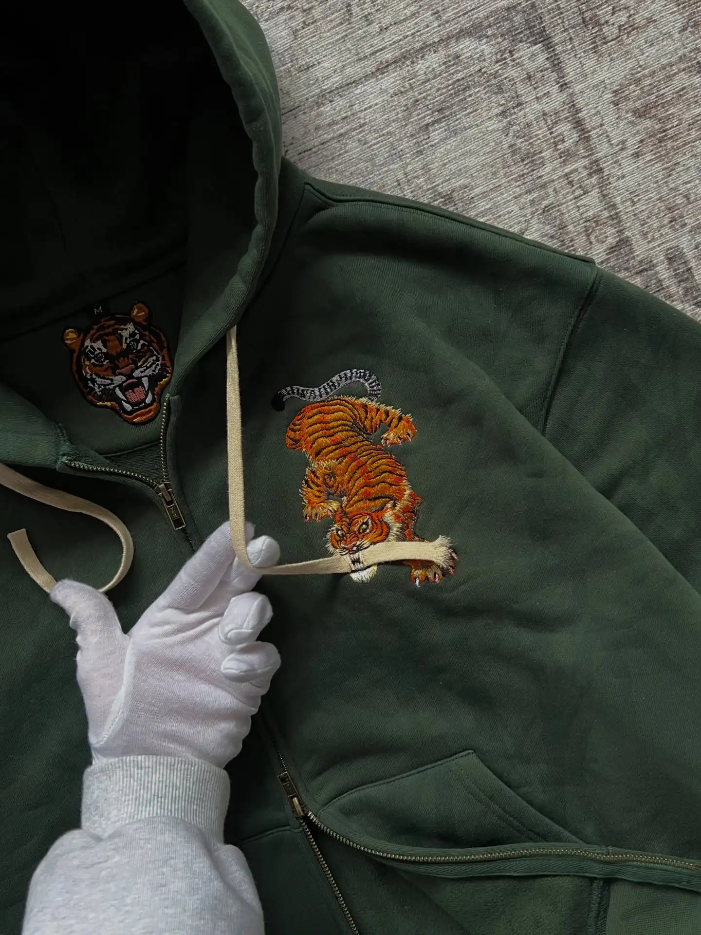 Y2k Tiger Embroidered Hoodie Retro Double Zipper Men Sweatshirt Harajuku Aesthetic Streetwear Unisex French Terry Casual Coat