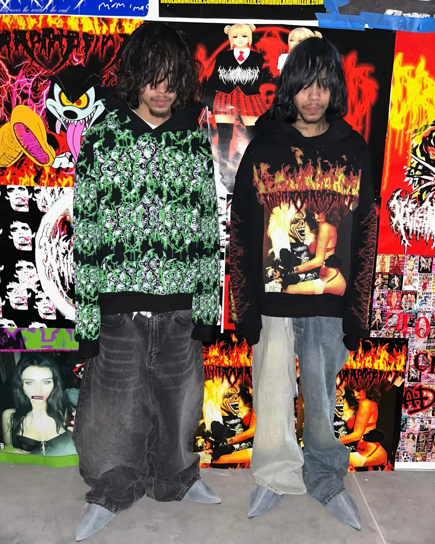 Men Black Pullover Hoodie Rock Inspired Street Trend Design Youth Clothing Loose Fit Comfy Urban Wear with Stylish Attitude