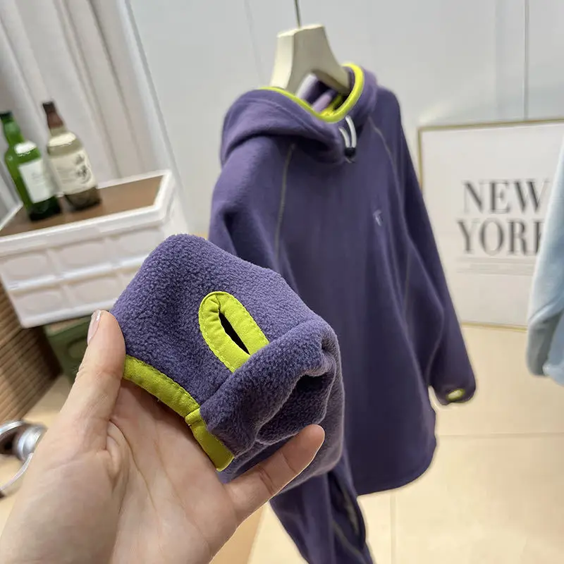 Unisex Sporty Fleece Hooded Sweatshirt: Casual Loose Fit, Perfect for Men & Women’s Everyday Style