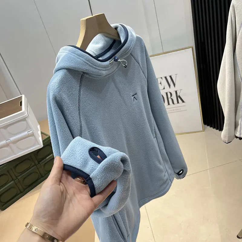 Unisex Sporty Fleece Hooded Sweatshirt: Casual Loose Fit, Perfect for Men & Women’s Everyday Style