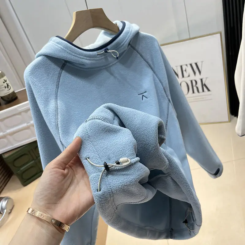 Unisex Sporty Fleece Hooded Sweatshirt: Casual Loose Fit, Perfect for Men & Women’s Everyday Style