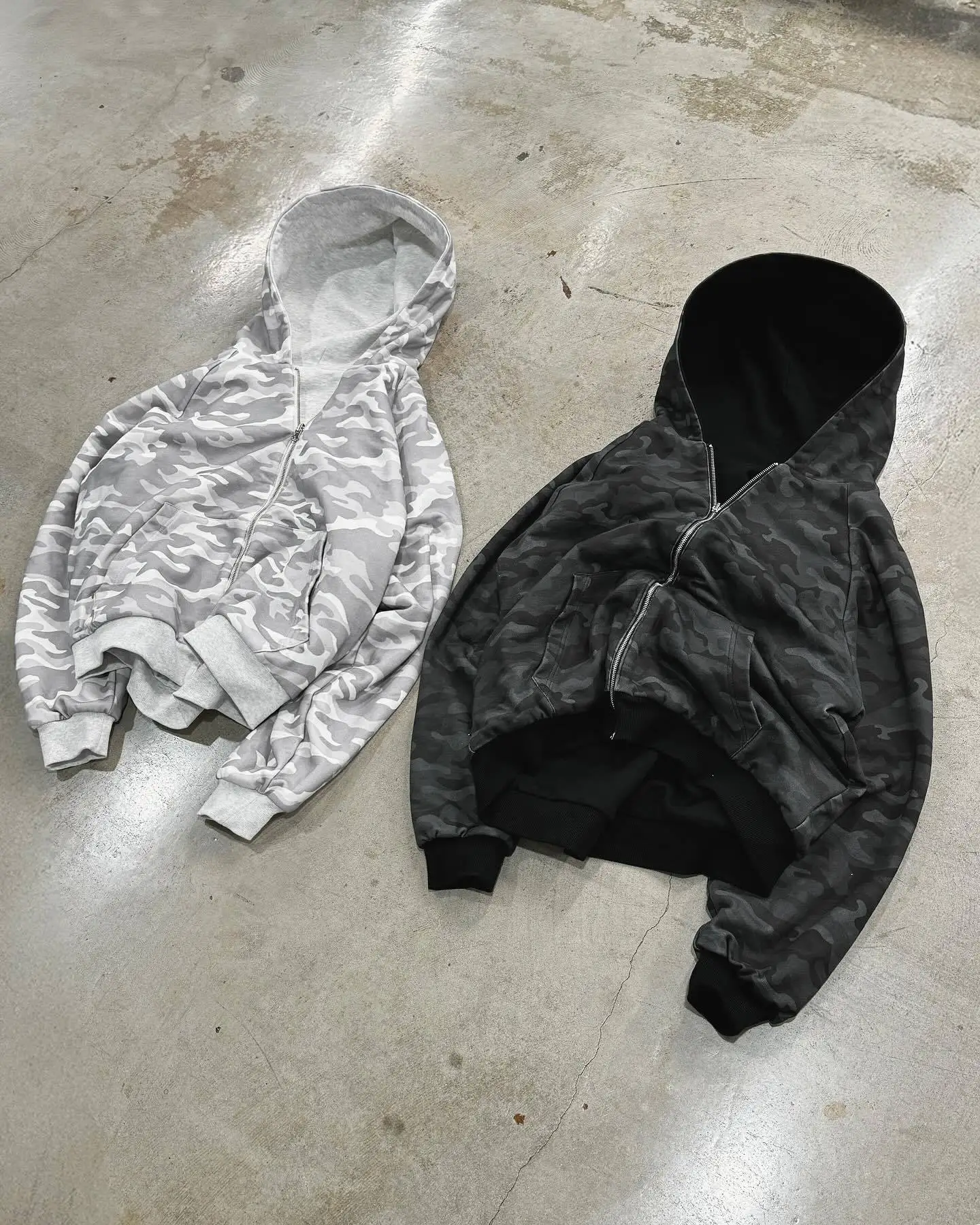 Men Women Reversible Camo Zip Up Hoodie Oversized Full Zip Hooded Jacket Dual‑Wear Streetwear Kangaroo Pocket Sweatshirt Coat