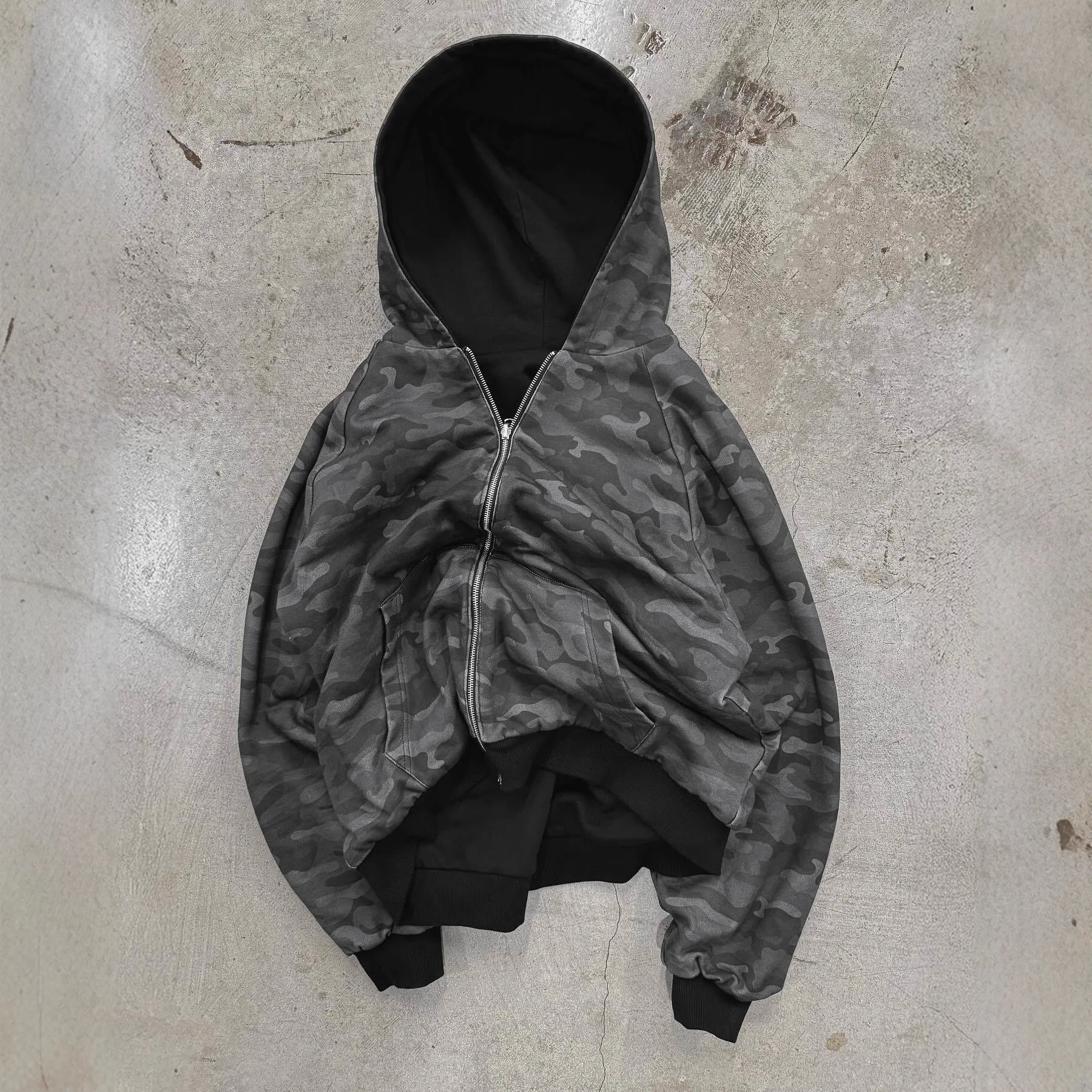 Men Women Reversible Camo Zip Up Hoodie Oversized Full Zip Hooded Jacket Dual‑Wear Streetwear Kangaroo Pocket Sweatshirt Coat