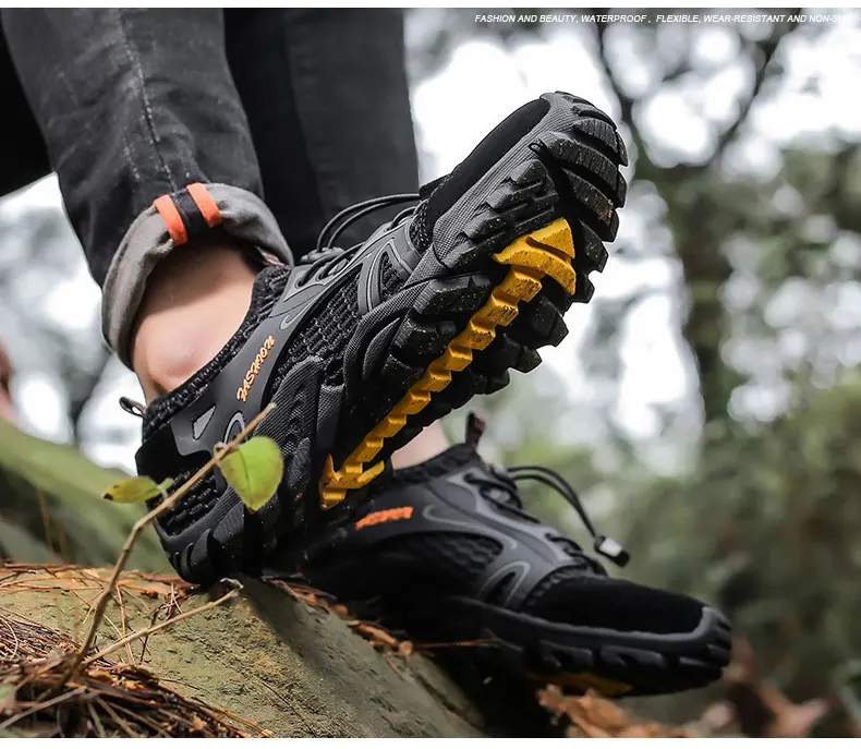 Men's Solid Color Creek Tracing Water Shoes Outdoor Beach Swimming Mountaineering Shoes Breathable Quick-Dry Aqua Shoes