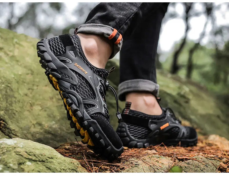 Men's Solid Color Creek Tracing Water Shoes Outdoor Beach Swimming Mountaineering Shoes Breathable Quick-Dry Aqua Shoes