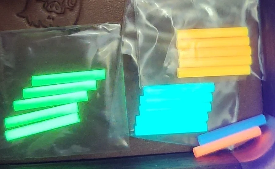 High-brightness Resin Luminous Rod 2*12mm Fingertip Gyroscope Accessory Knife Umbrella Rope Decoration long-lasting luminous