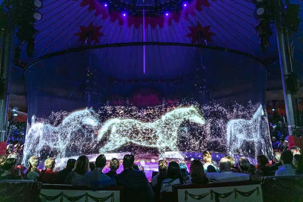 Transparent Holographic Mesh 3D Hologram Hologram Gauze 7mx30m Stage Projection Screen Outdoor Exhibition Museum Customizable