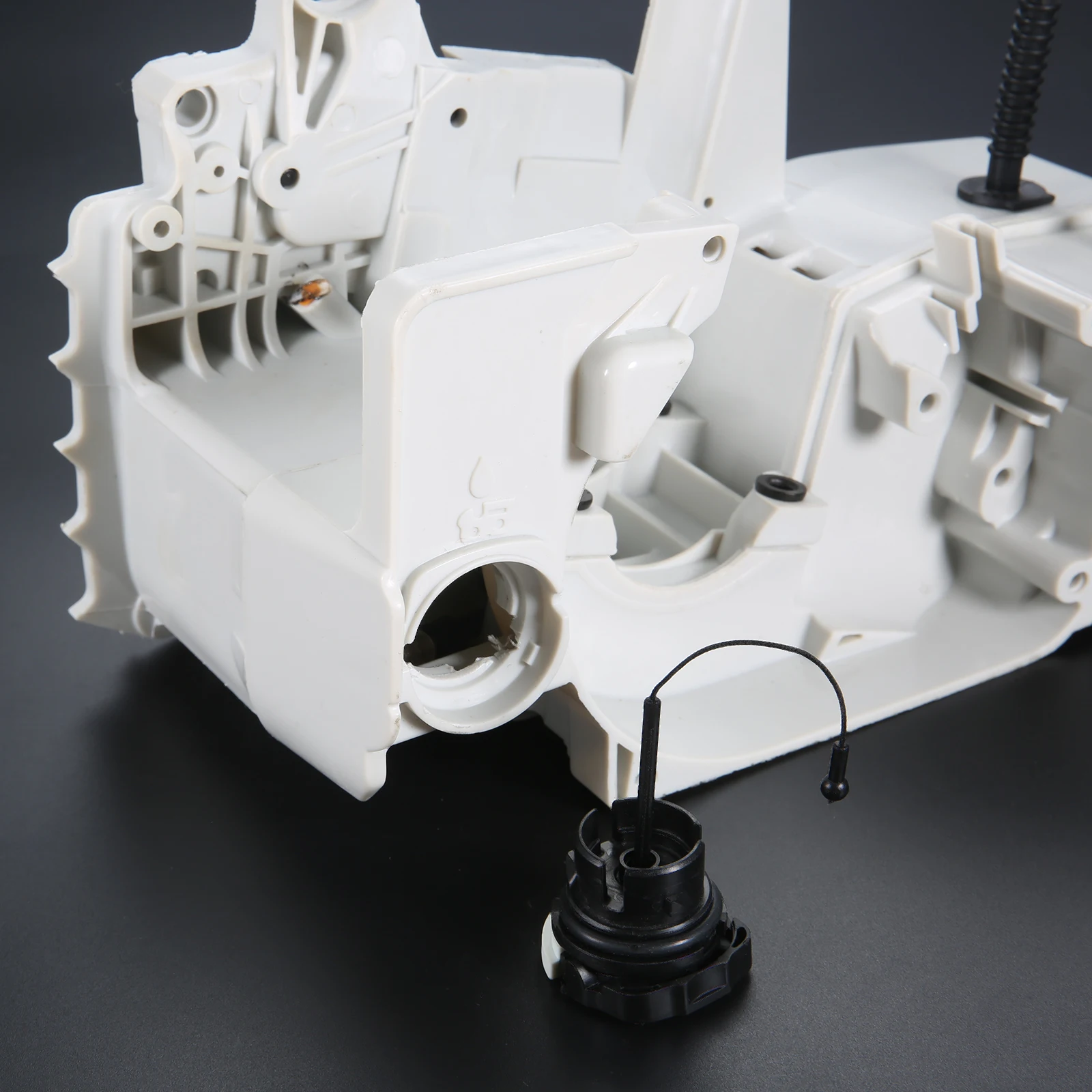 1pc Oil Fuel Gas Tank Crankcase Engine Housing for Stihl 023 025 Ms 230 Ms 250 MS230 MS250 Chainsaw Plastic Garden Replacements