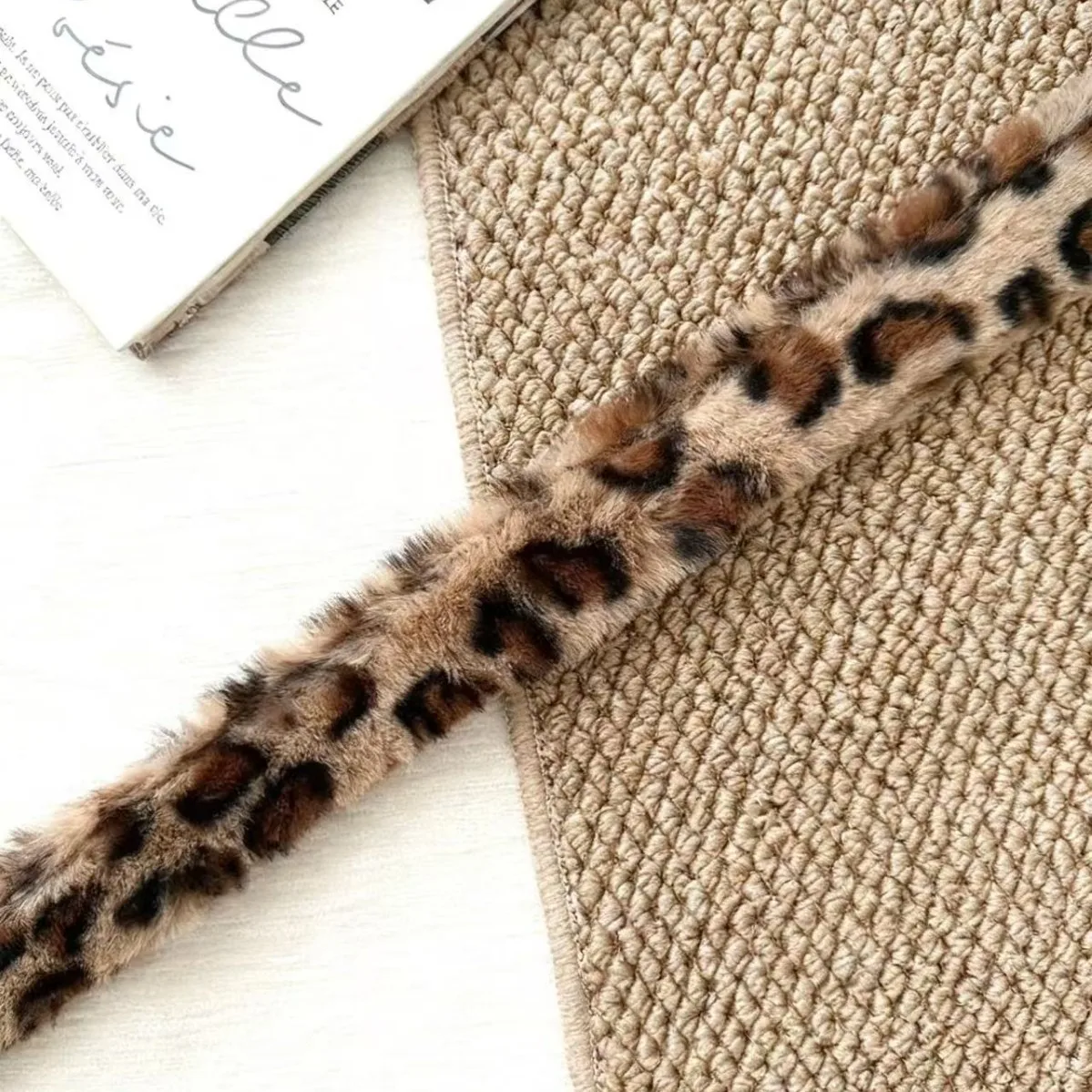 Retro Leopard Print Faux Fur Belt Y2k Pink Fur Belts Punk Sexy Women's Waistband Winter Fluffy Waist Belt Accessories