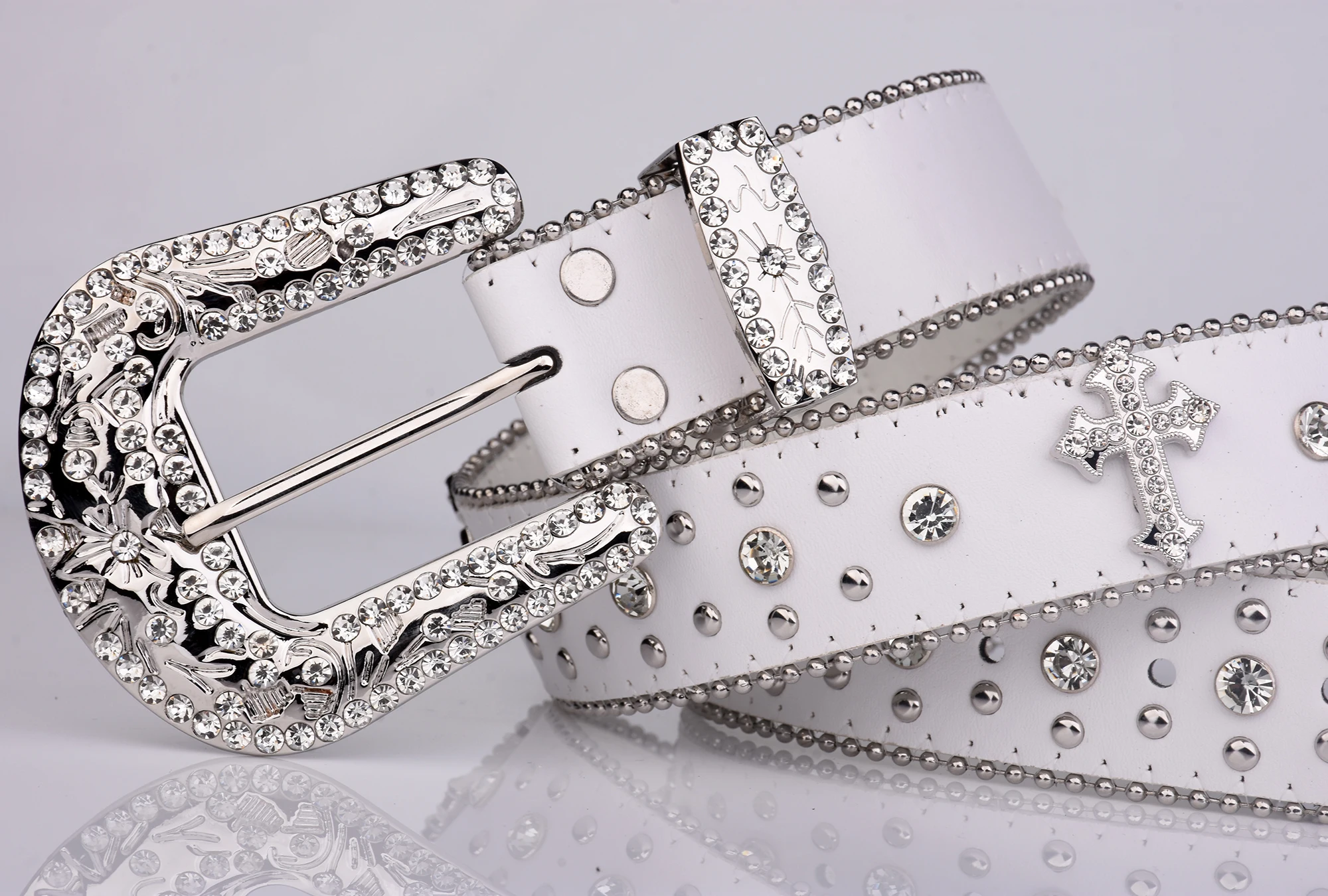 Punk Rhinestone White Belt Female Male Fashion Western Jeans Female Jeans Jewelry Fashion Design Y2K Jeans Belt
