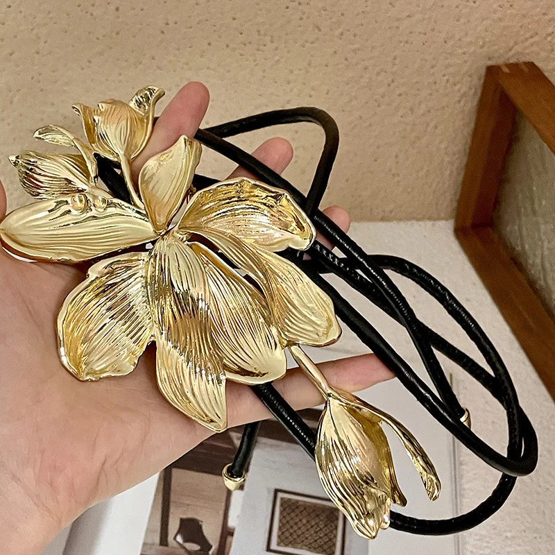 LANMREM Retro Gold Metal Flower Belt Women's Personality Outstanding Black Leather Rope Dress Decoration Waist Chain New 2DB1920