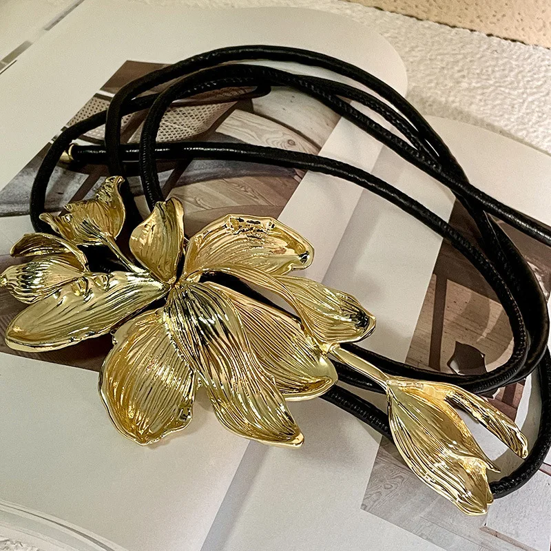 LANMREM Retro Gold Metal Flower Belt Women's Personality Outstanding Black Leather Rope Dress Decoration Waist Chain New 2DB1920