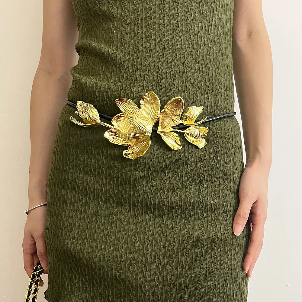 LANMREM Retro Gold Metal Flower Belt Women's Personality Outstanding Black Leather Rope Dress Decoration Waist Chain New 2DB1920