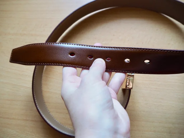 Women‘s Reversible Leather Belt Waist Strap Jeans Dress with Rose Gold And Black Rotate Buckle