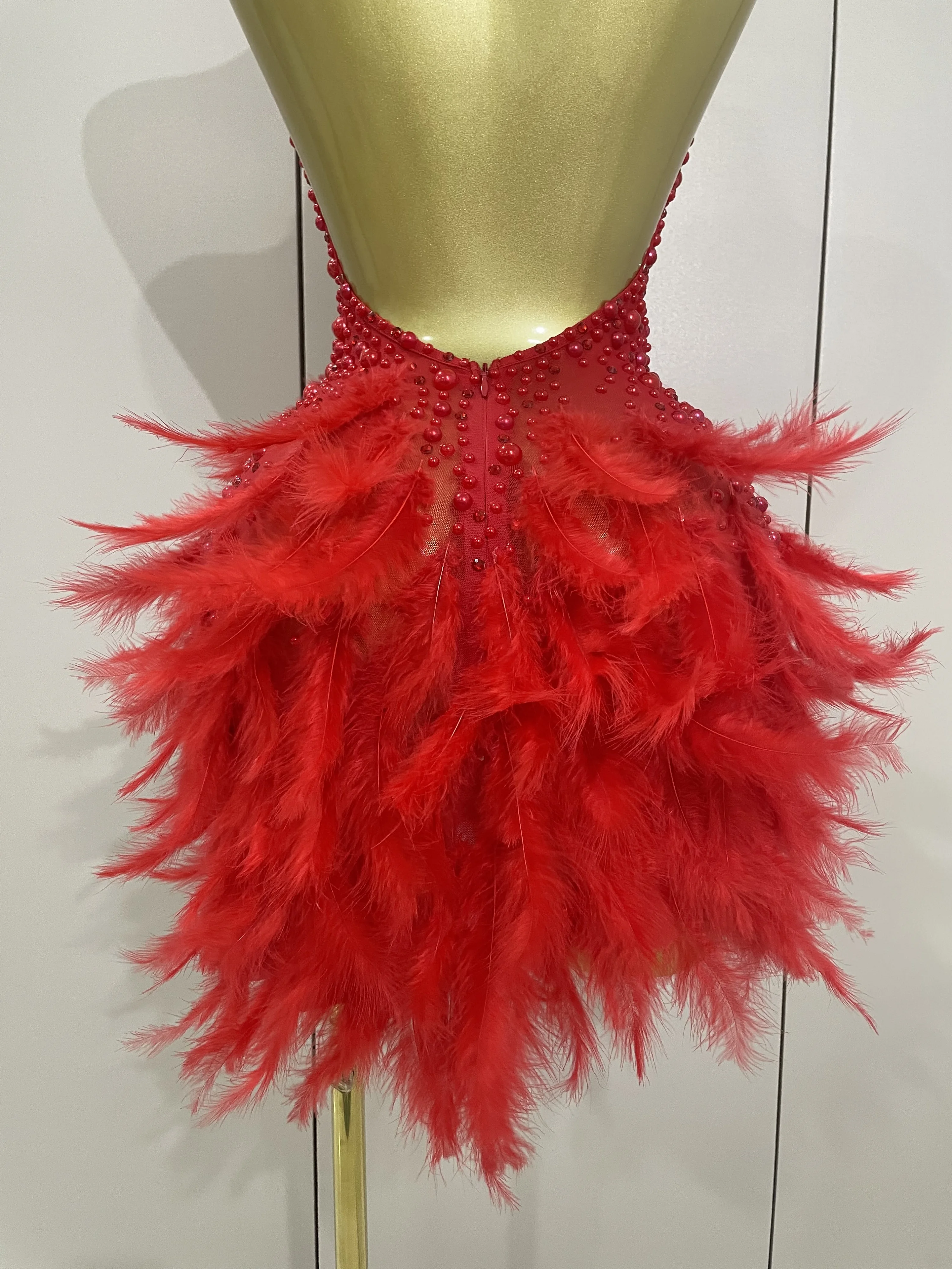 Women Luxury Rhinestones Pearls Feathers Halter Backless Short Dress Women Sexy Celebrate Birthday Dress Nightclub Stage Costume