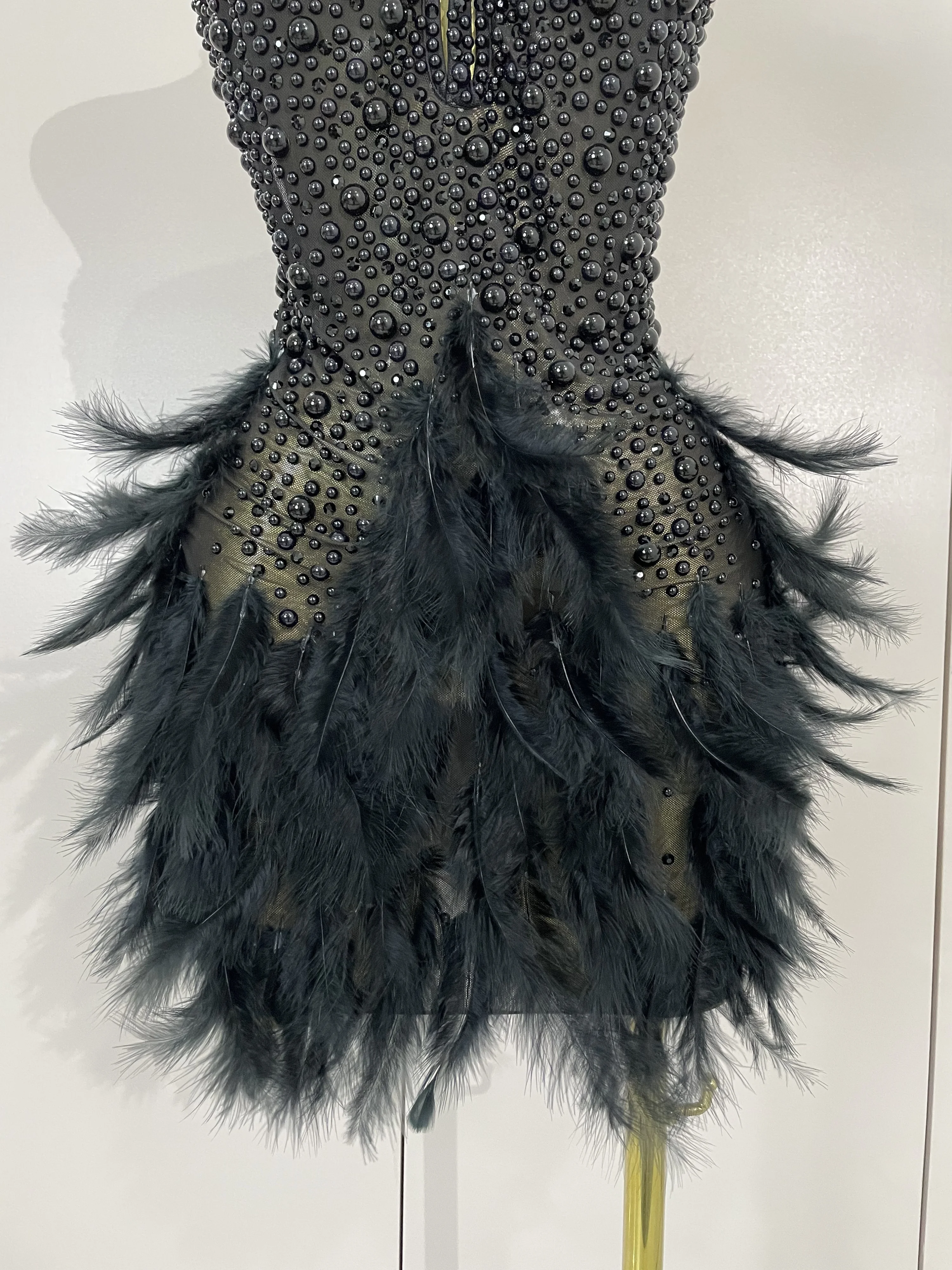 Women Luxury Rhinestones Pearls Feathers Halter Backless Short Dress Women Sexy Celebrate Birthday Dress Nightclub Stage Costume