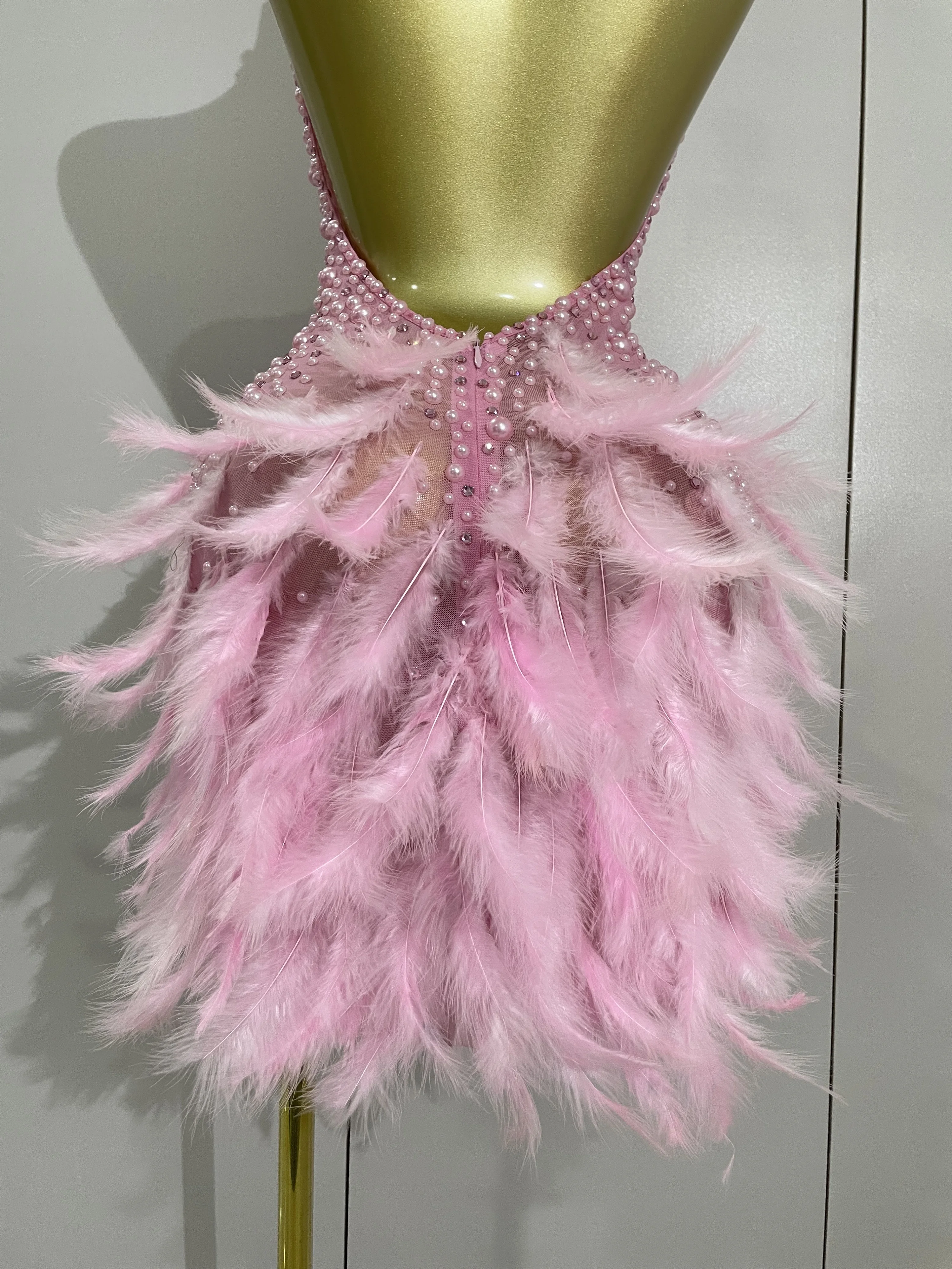 Women Luxury Rhinestones Pearls Feathers Halter Backless Short Dress Women Sexy Celebrate Birthday Dress Nightclub Stage Costume
