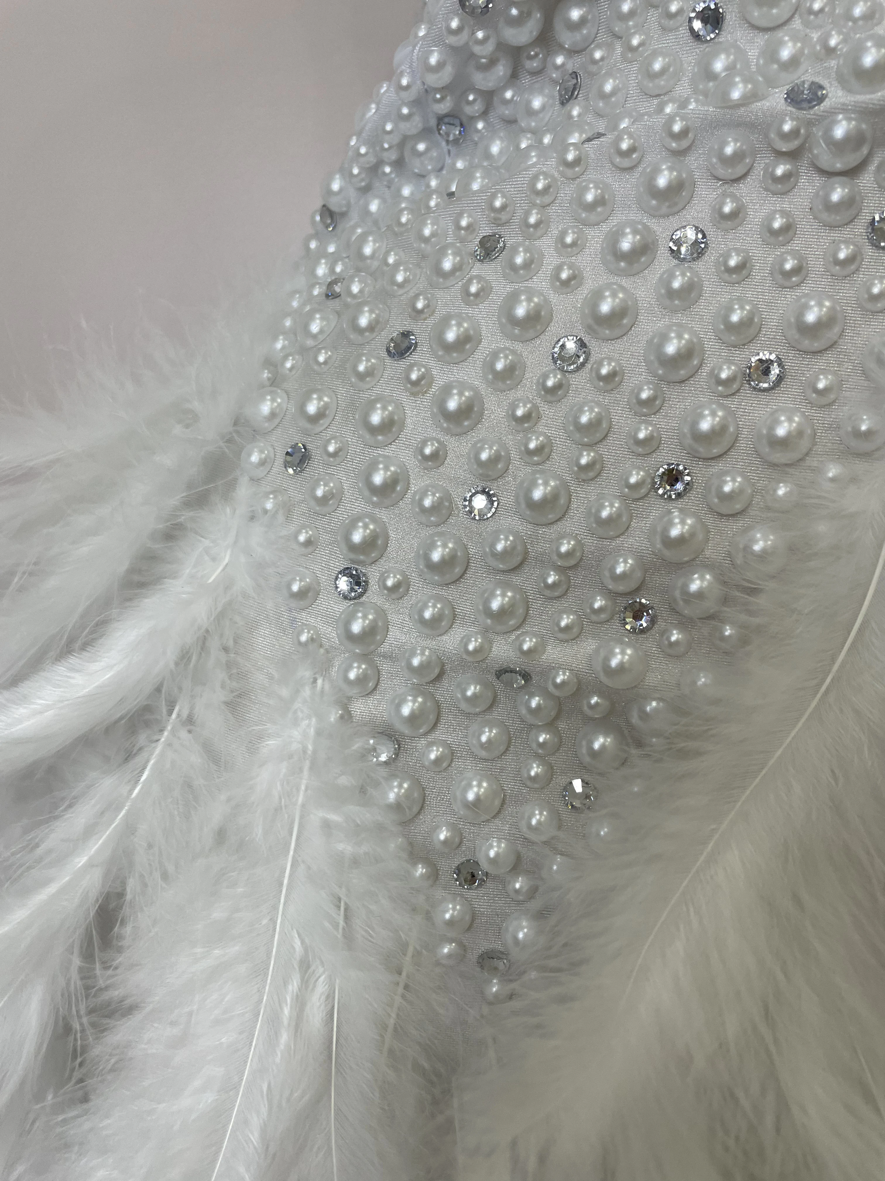 Women Luxury Rhinestones Pearls Feathers Halter Backless Short Dress Women Sexy Celebrate Birthday Dress Nightclub Stage Costume
