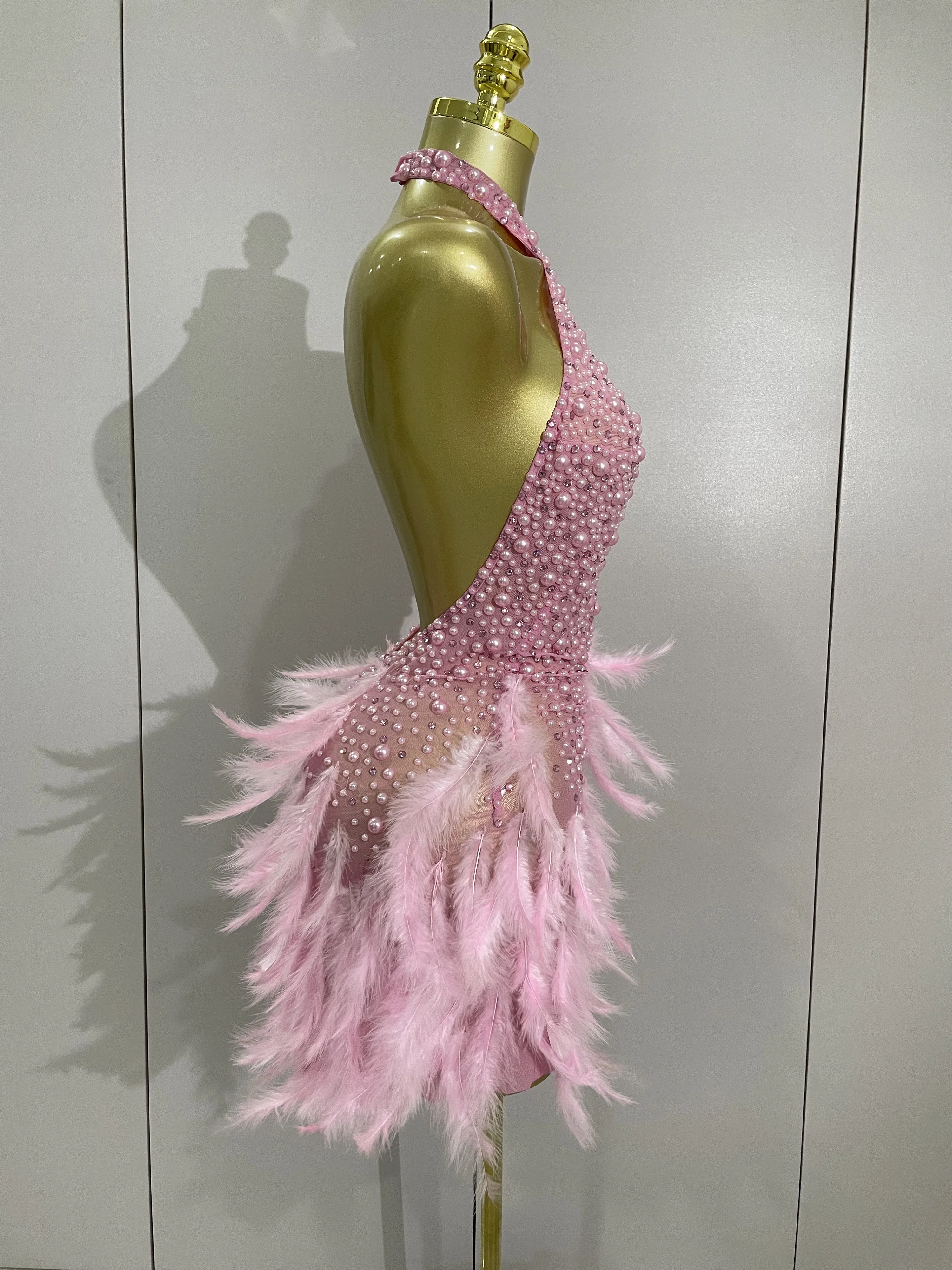 Women Luxury Rhinestones Pearls Feathers Halter Backless Short Dress Women Sexy Celebrate Birthday Dress Nightclub Stage Costume