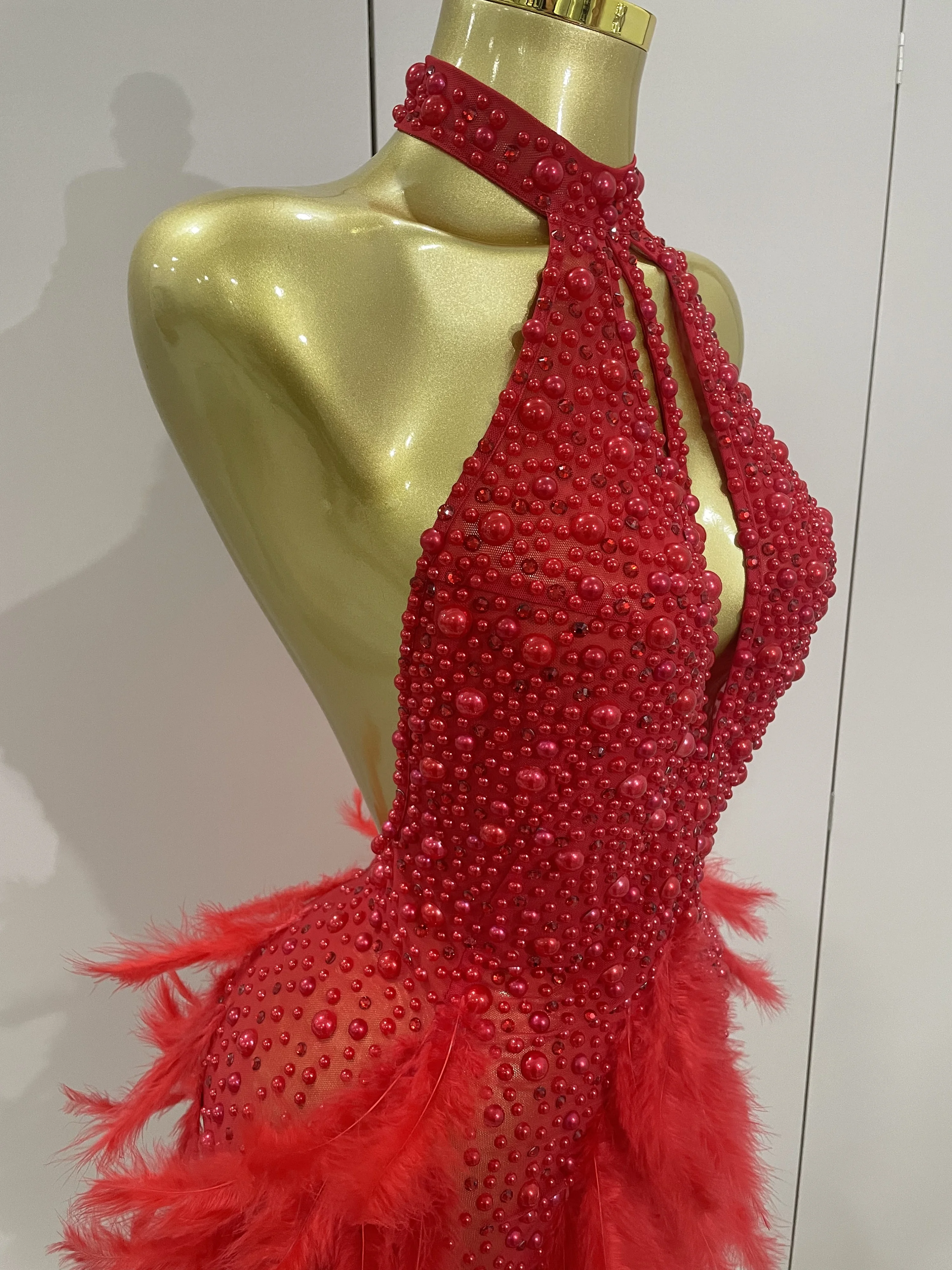 Women Luxury Rhinestones Pearls Feathers Halter Backless Short Dress Women Sexy Celebrate Birthday Dress Nightclub Stage Costume