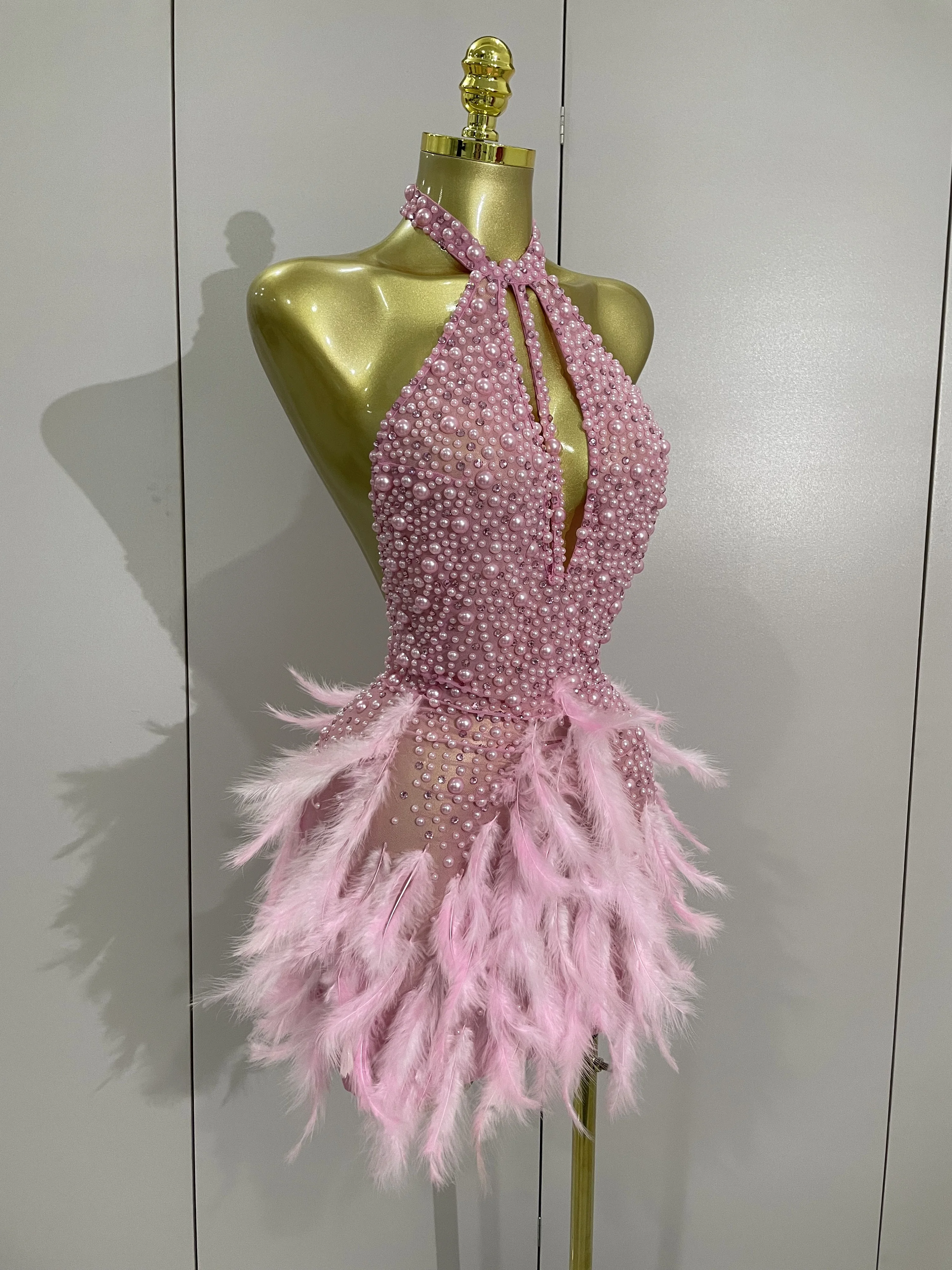 Women Luxury Rhinestones Pearls Feathers Halter Backless Short Dress Women Sexy Celebrate Birthday Dress Nightclub Stage Costume