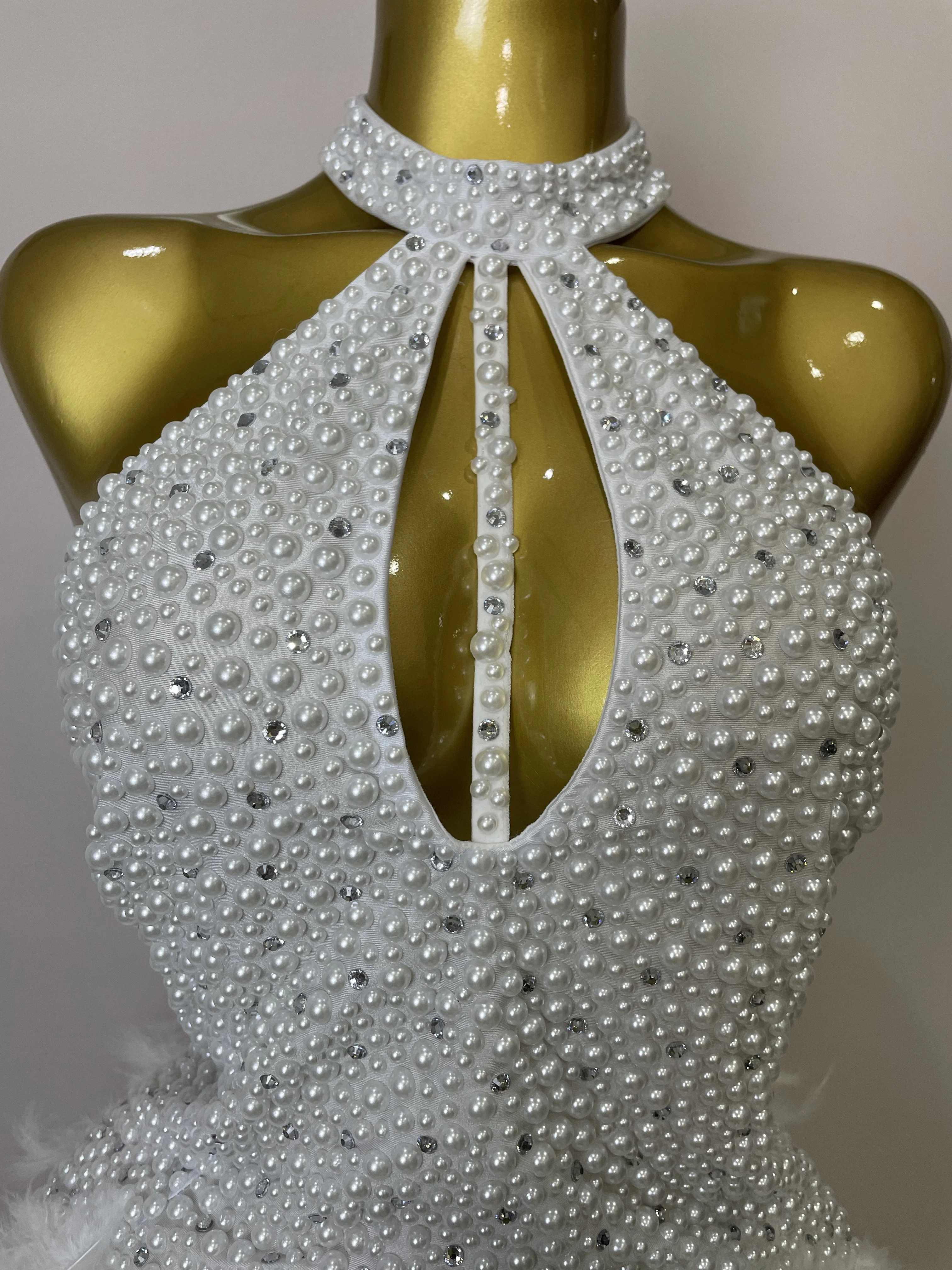Women Luxury Rhinestones Pearls Feathers Halter Backless Short Dress Women Sexy Celebrate Birthday Dress Nightclub Stage Costume