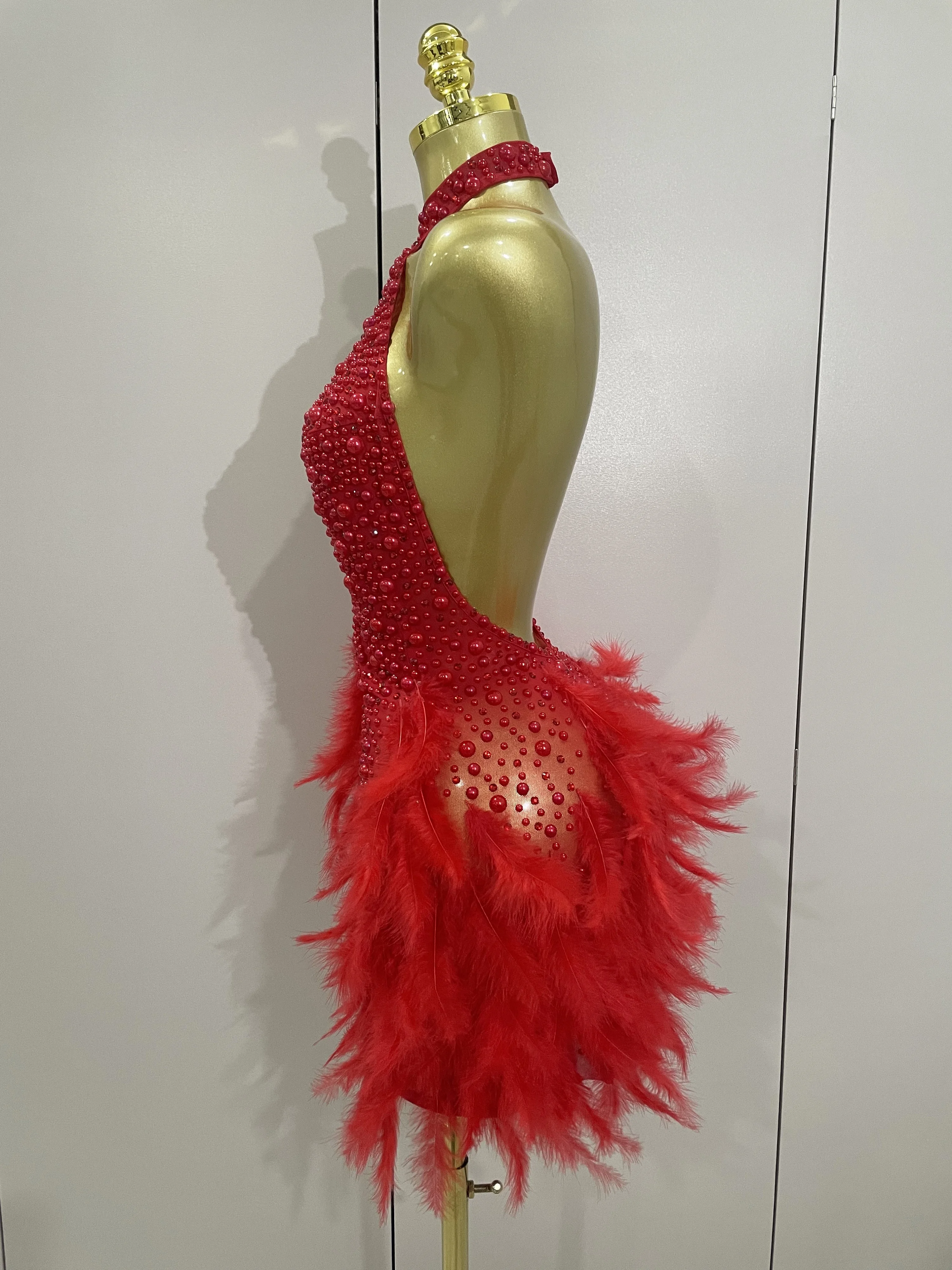 Women Luxury Rhinestones Pearls Feathers Halter Backless Short Dress Women Sexy Celebrate Birthday Dress Nightclub Stage Costume