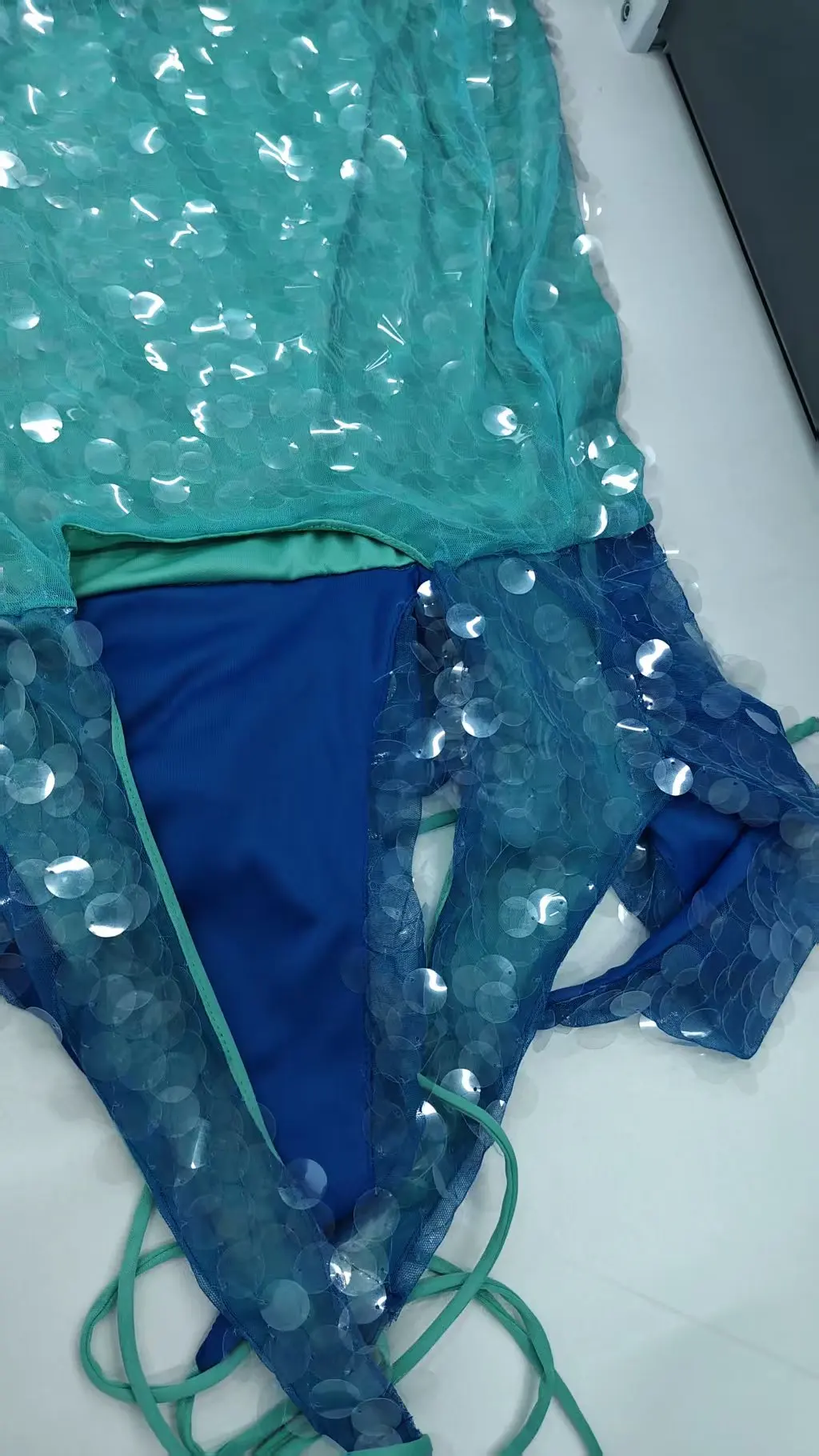 Sexy Sequin Shiny Mini Dress Women Luxury Blue Green Patchwork Halter Backless Short Dresses Evening Party Bright Dresses Beach