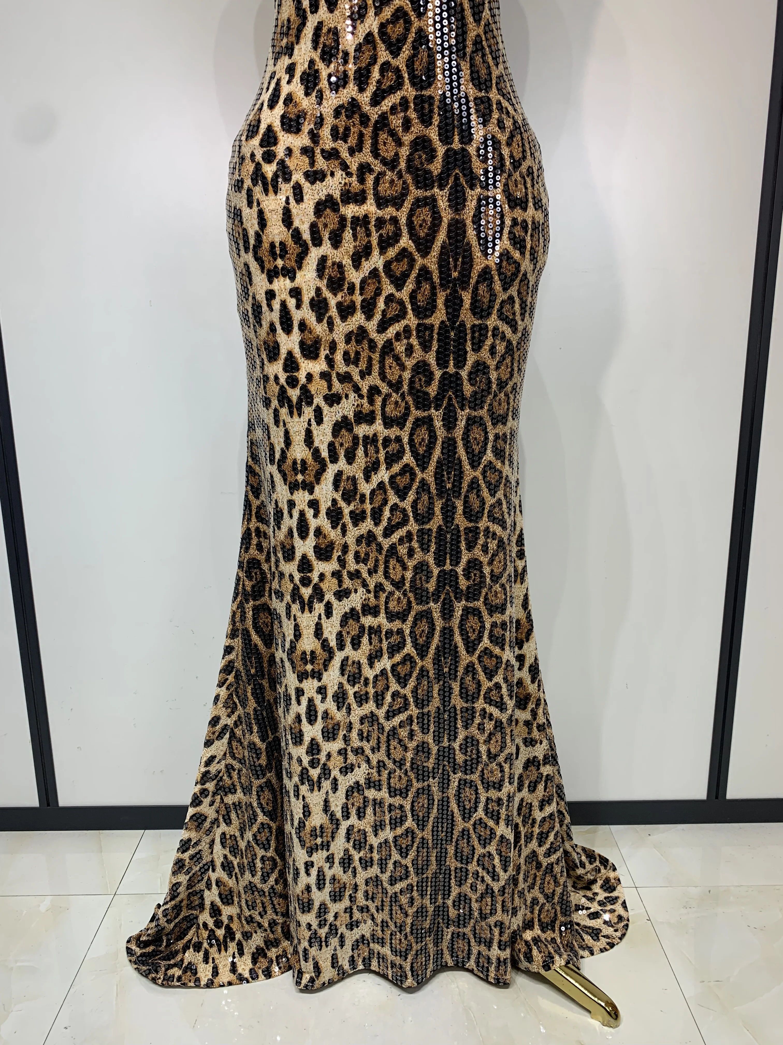Women Sexy Sleeveless Halter Backless Leopard Sequin Mermaid Maxi Long Dress Bodycon Evening Party Celebrity Elegant Dress