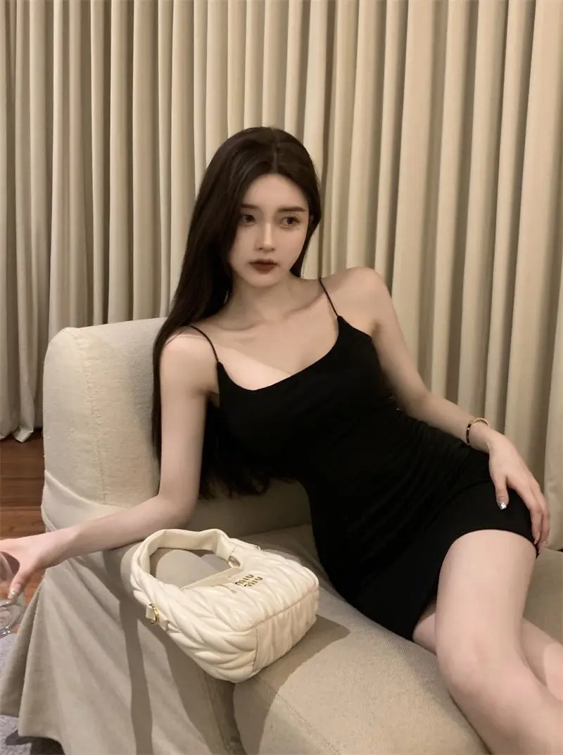 New Hot Girl Suspender Dress for Women with Small Spring and Autumn Tight Elastic Slim and Pure Hip-pack Short Skirt