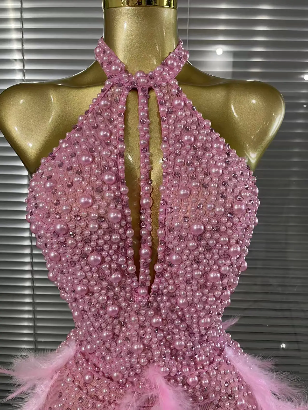 Shining Beading Women Sexy Halter Backless Feathers Bodycon Mini Dress Nightclub Party Celebrate Birthday Photoshoot Outfit