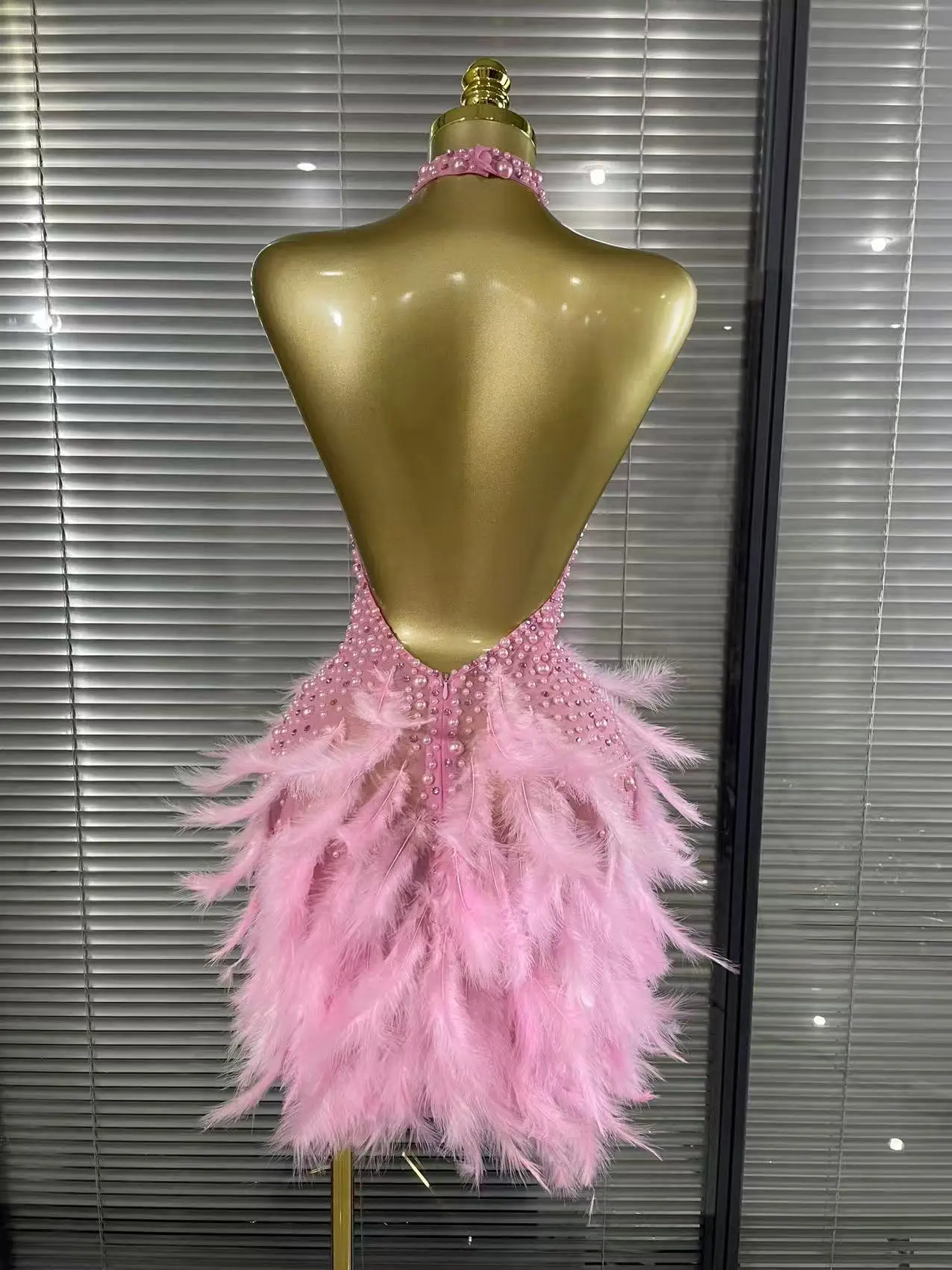 Shining Beading Women Sexy Halter Backless Feathers Bodycon Mini Dress Nightclub Party Celebrate Birthday Photoshoot Outfit