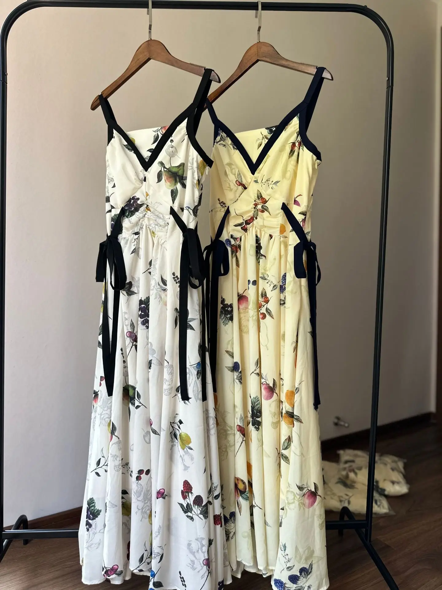 Kuzuwata Luxury Elegant V Neck Sling Dress Print Slim Vest Big Swing Lace Up Ruched Panelled Robe Japan French Exquisite Mujer