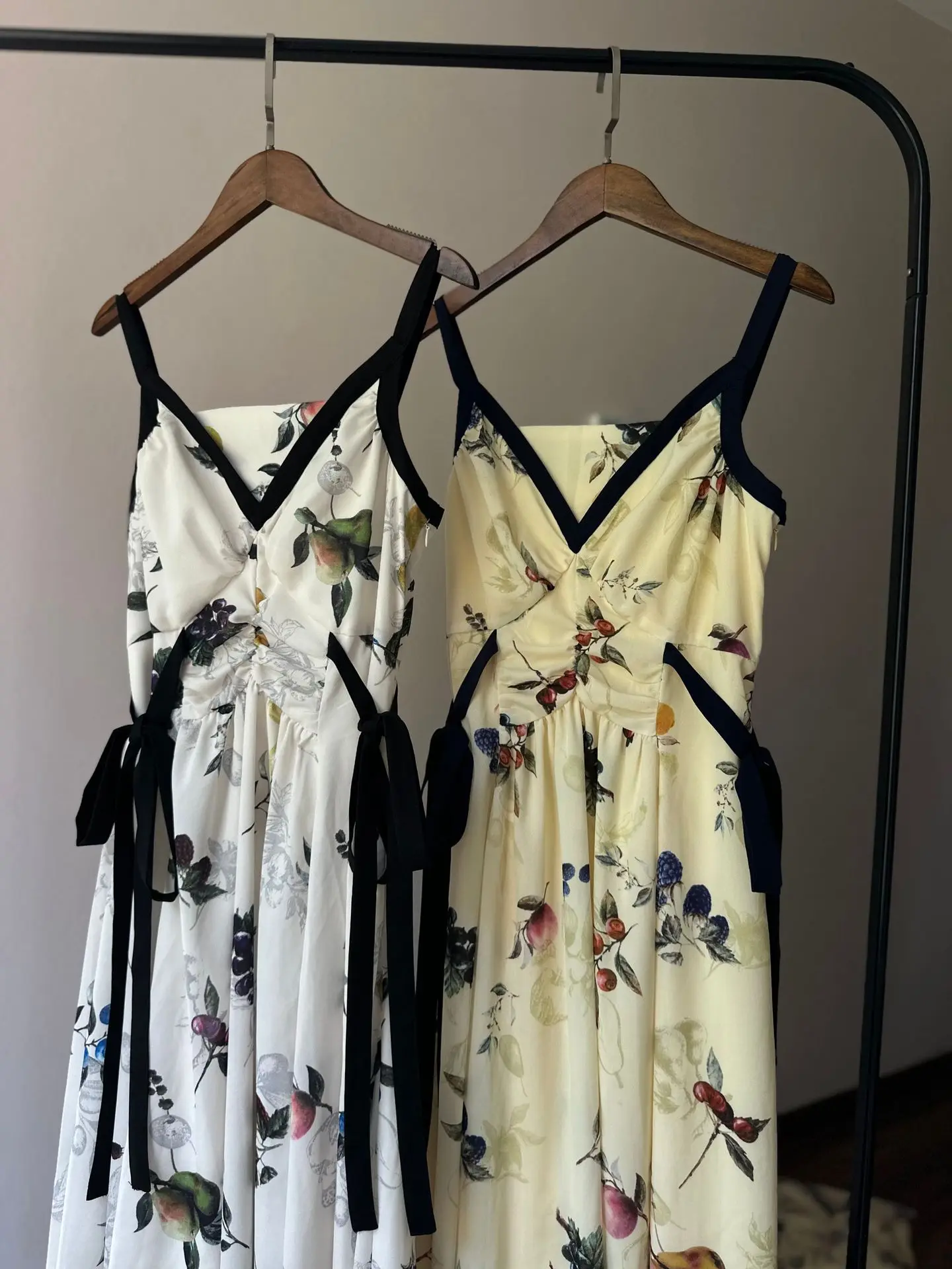 Kuzuwata Luxury Elegant V Neck Sling Dress Print Slim Vest Big Swing Lace Up Ruched Panelled Robe Japan French Exquisite Mujer