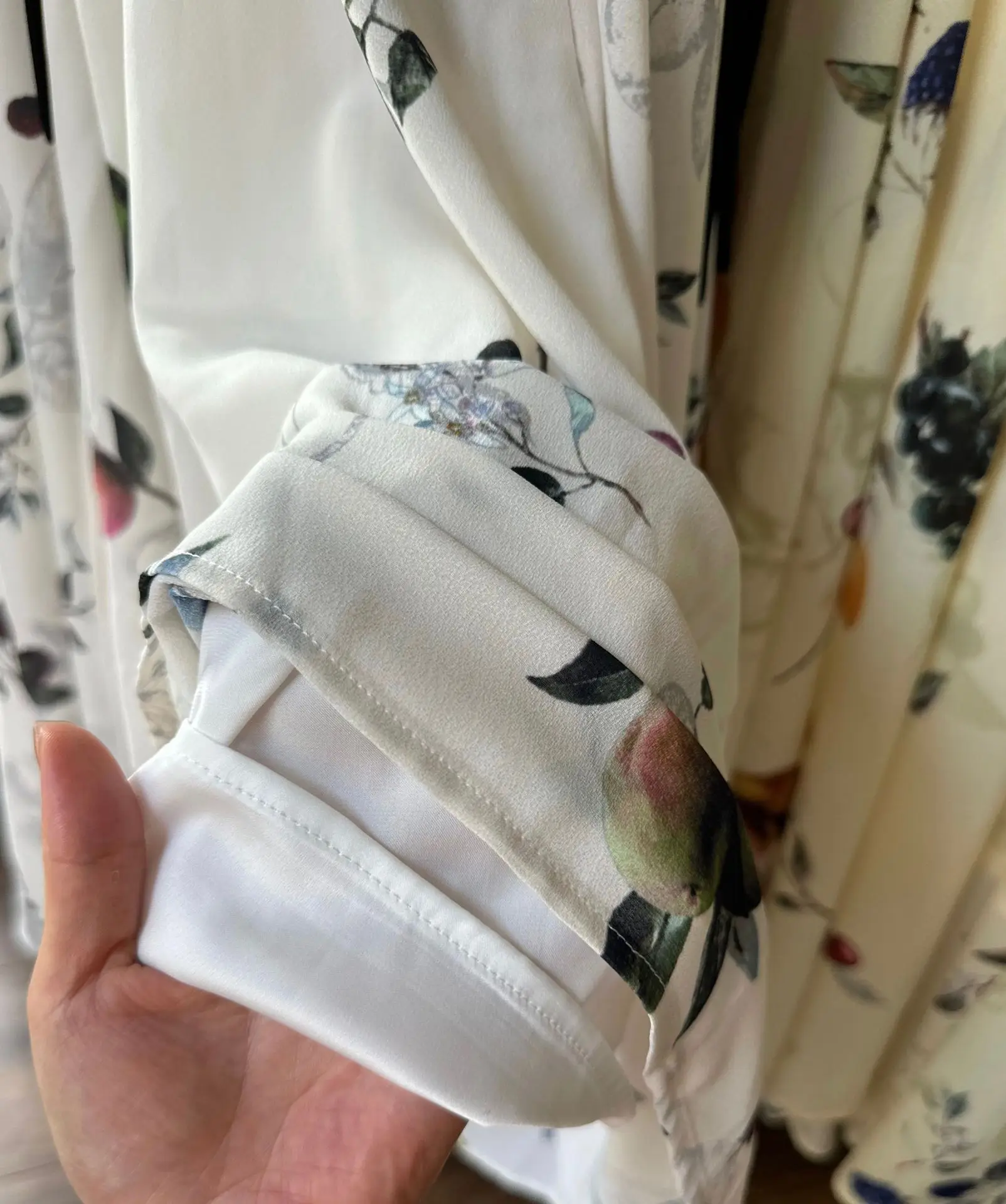 Kuzuwata Luxury Elegant V Neck Sling Dress Print Slim Vest Big Swing Lace Up Ruched Panelled Robe Japan French Exquisite Mujer
