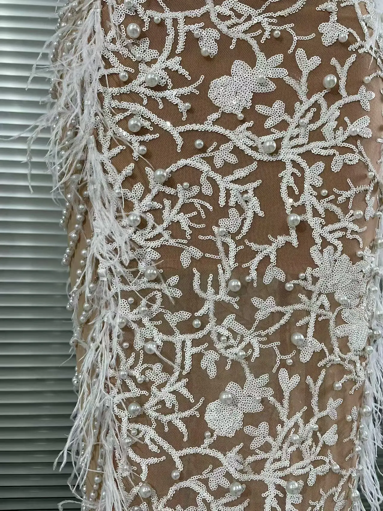 Luxury Women Sleeveless Sexy Strap Square Collar Shinning Beading Feathers Bodycon Long Dress Elegant Evening Party Wear