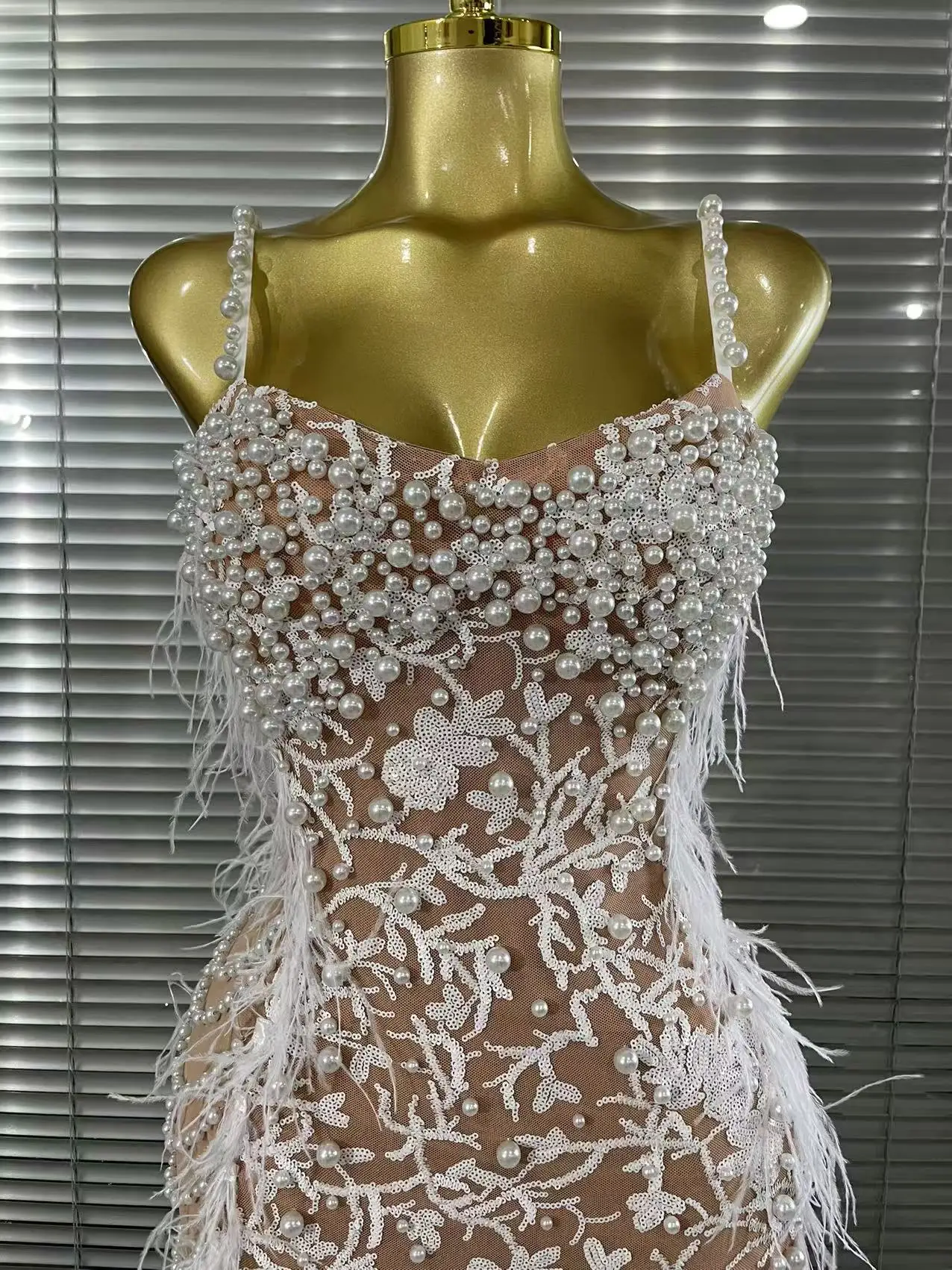 Luxury Women Sleeveless Sexy Strap Square Collar Shinning Beading Feathers Bodycon Long Dress Elegant Evening Party Wear