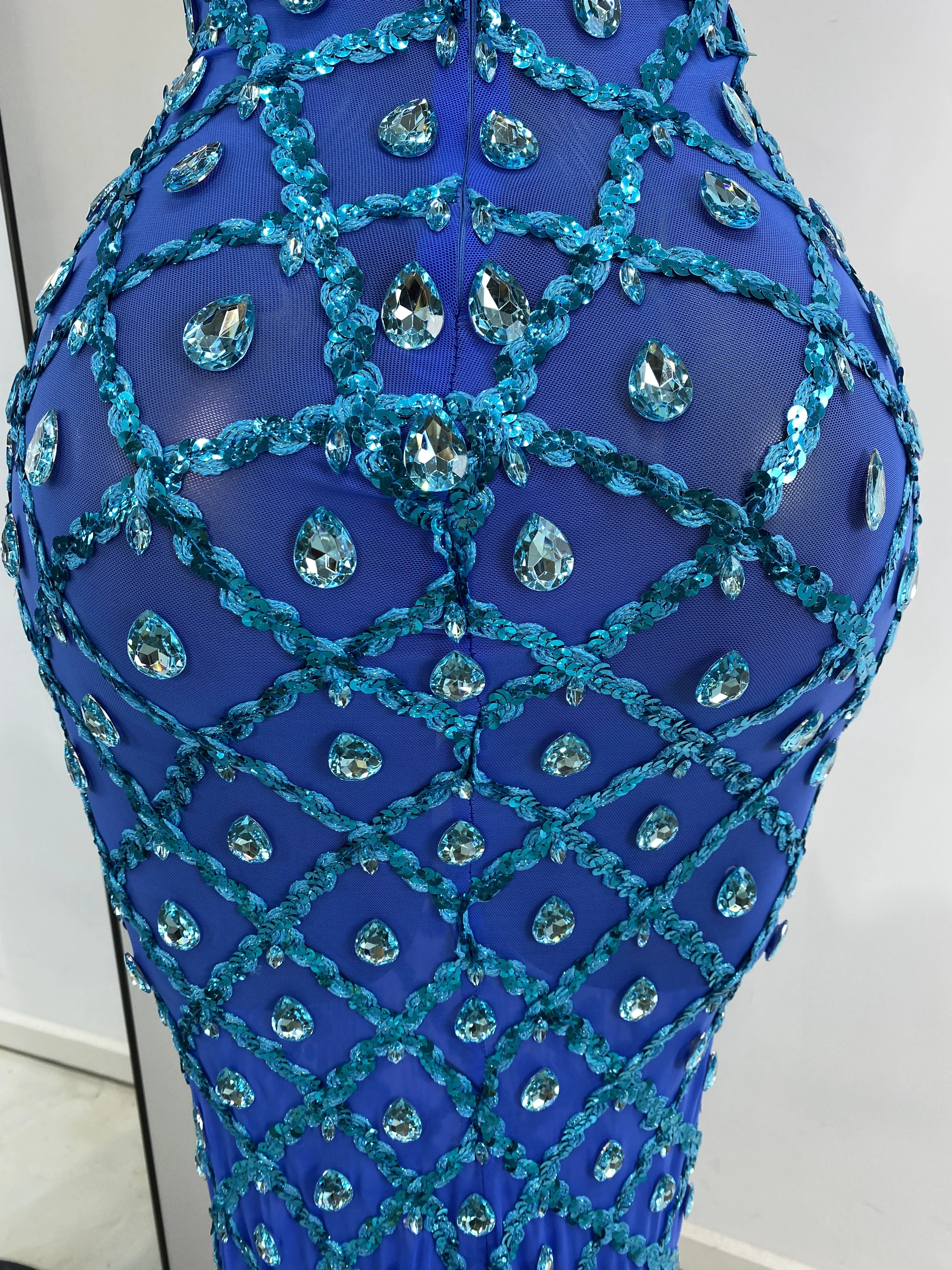 Women Luxury Prom Gowns Blue Sparkly Rhinestones Sequines Halter Backless Maxi Long Birthday Evening Club Party Dresses