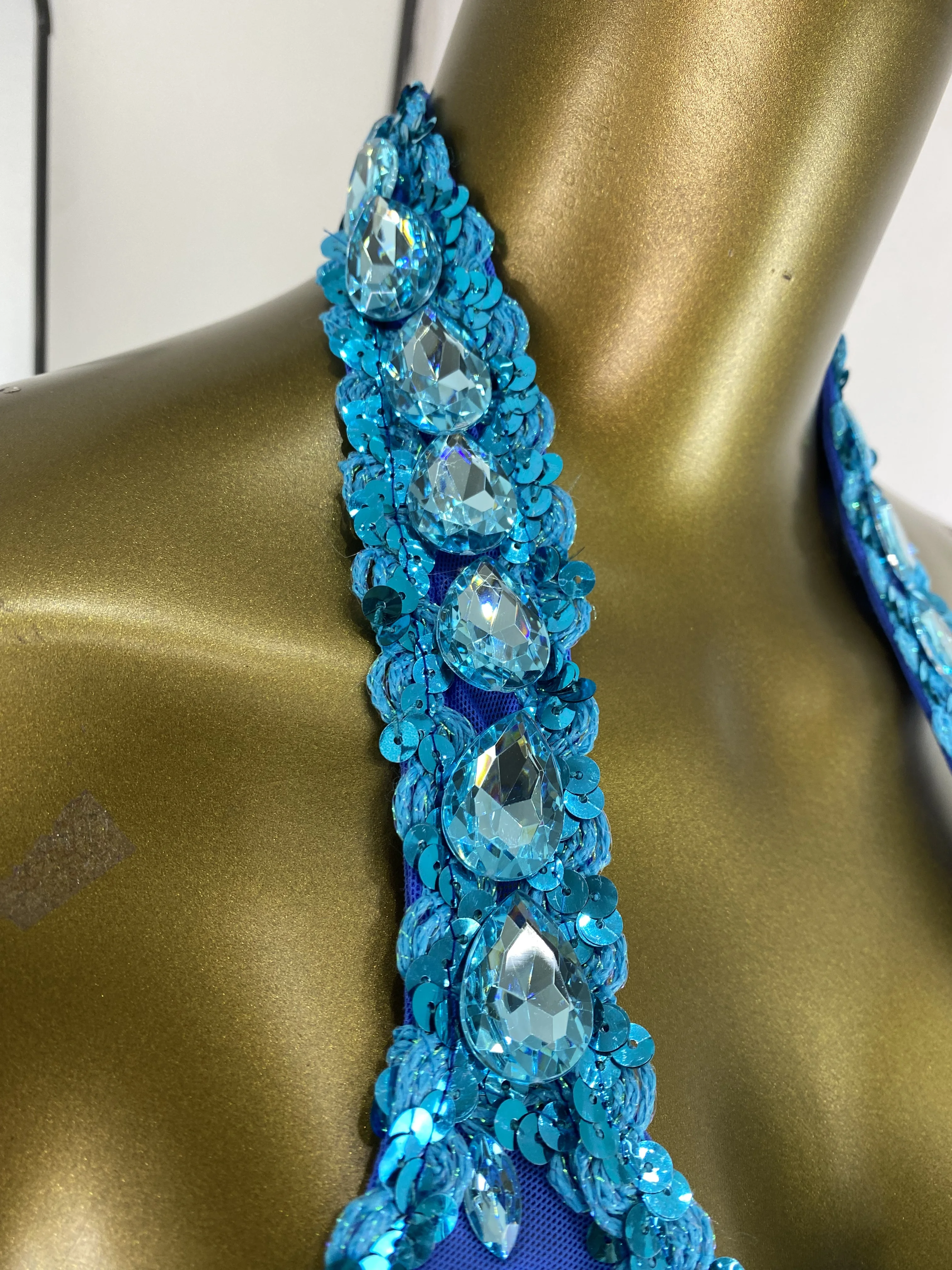 Women Luxury Prom Gowns Blue Sparkly Rhinestones Sequines Halter Backless Maxi Long Birthday Evening Club Party Dresses