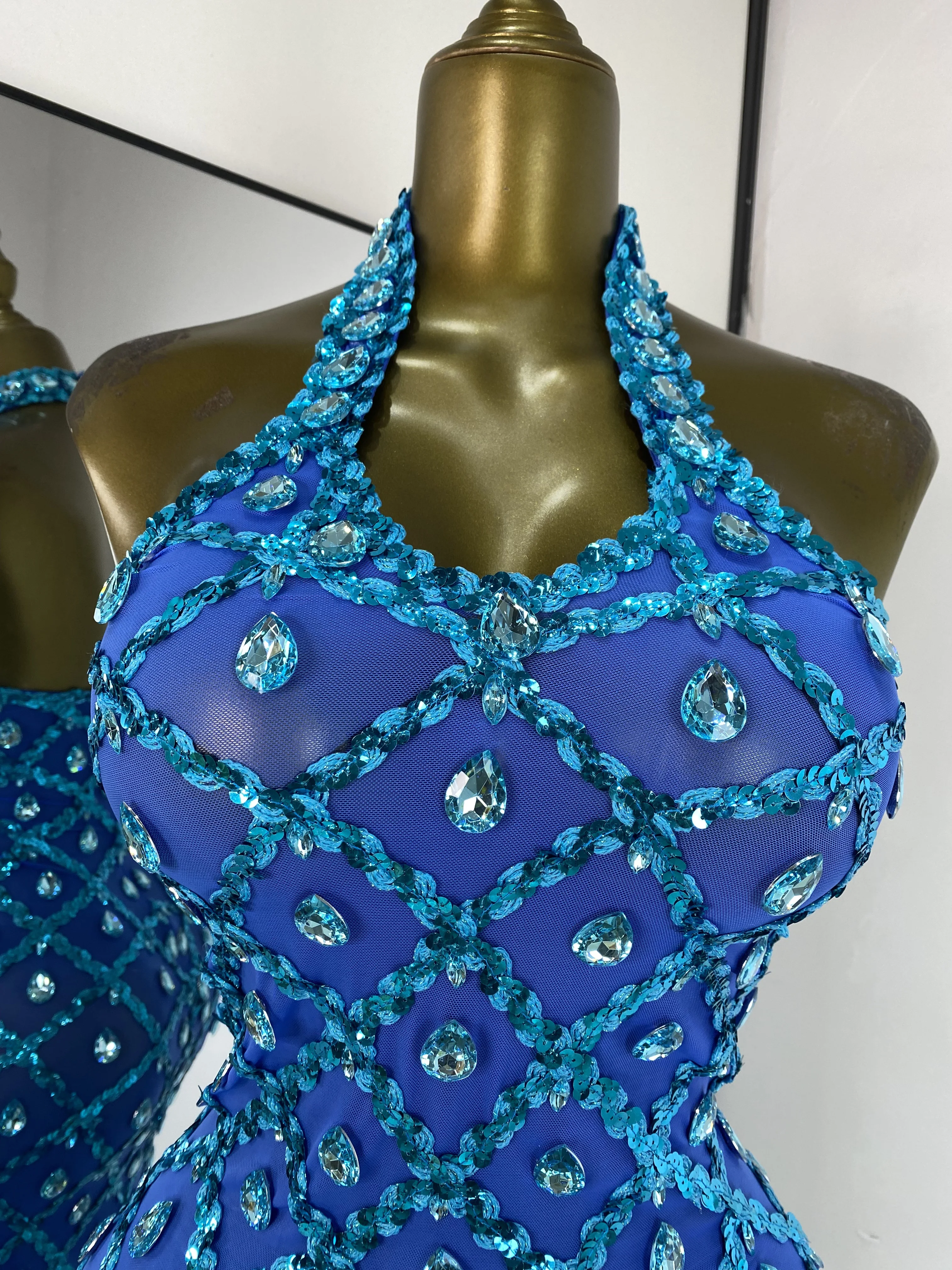 Women Luxury Prom Gowns Blue Sparkly Rhinestones Sequines Halter Backless Maxi Long Birthday Evening Club Party Dresses
