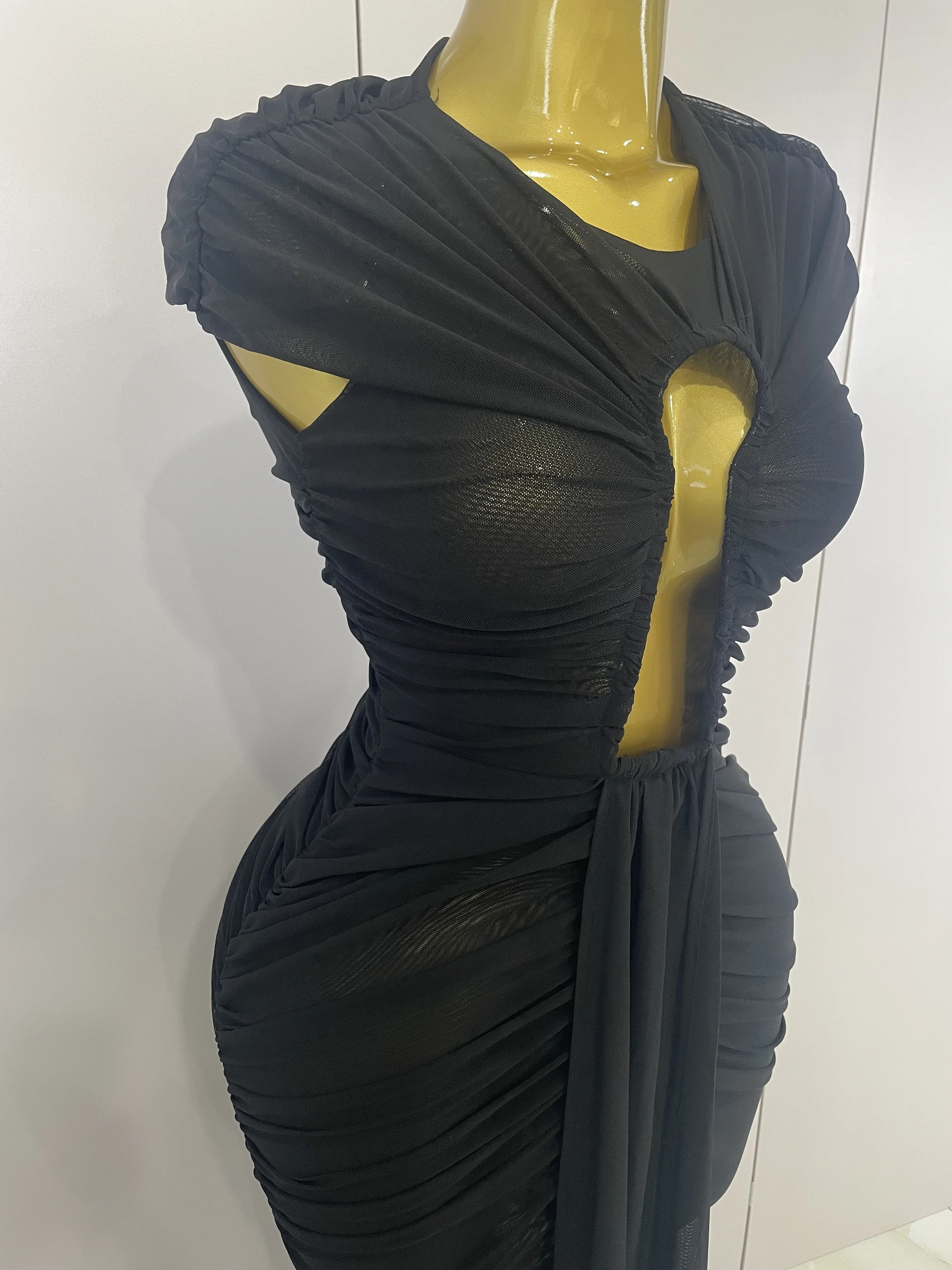 Women Sexy Sleeveless O-Neck Hollow Out Mesh Bodycon Long Dress Fashion Show Celebrate Celebrity Evening Birthday Party Dress